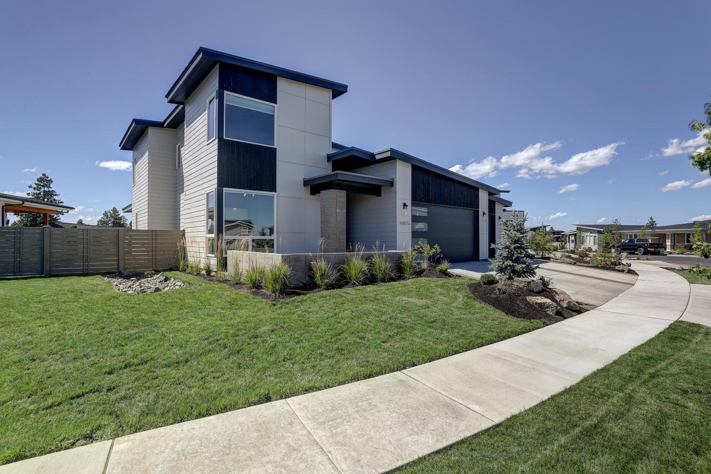 Ruby Peak Spacious & Comfortable Home - 30 day minimum home view 3