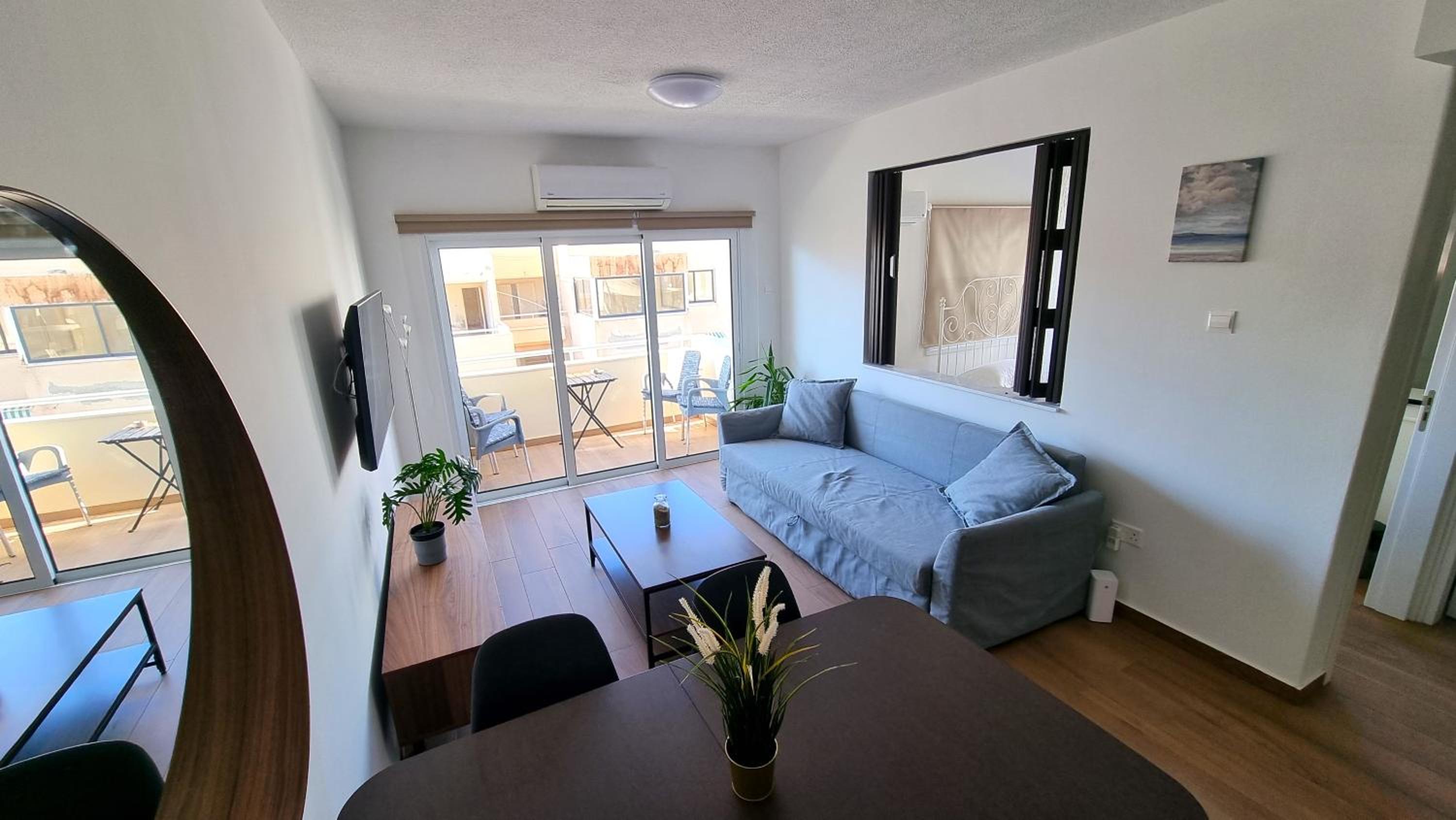 Sea View Apt - 2 min walk to the Beach & 200 Mbit Highspeed internet