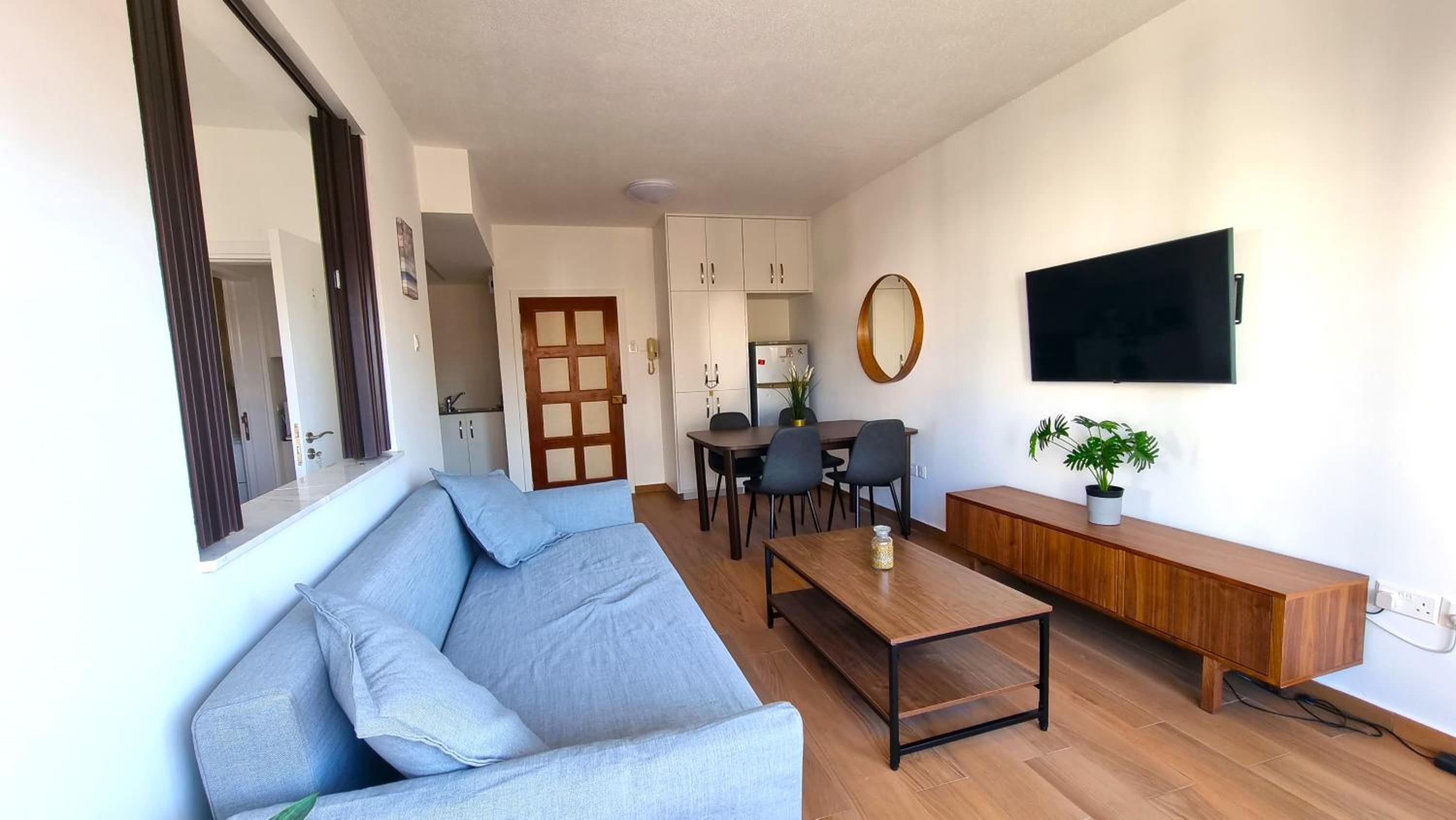 Sea View Apt - 2 min walk to the Beach & 200 Mbit Highspeed internet