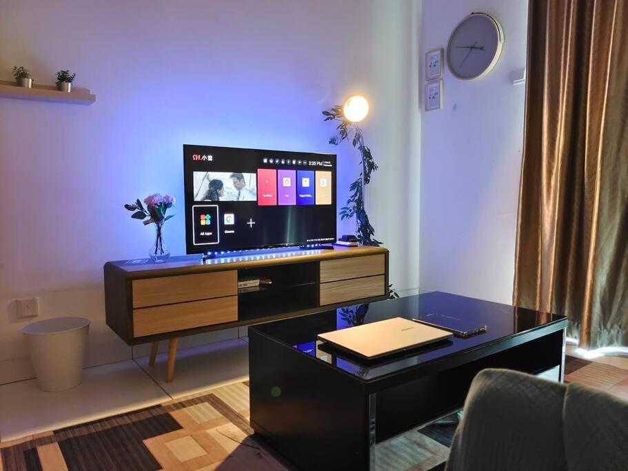 A0803 Platino walking ParadigmMall TVbox By STAY