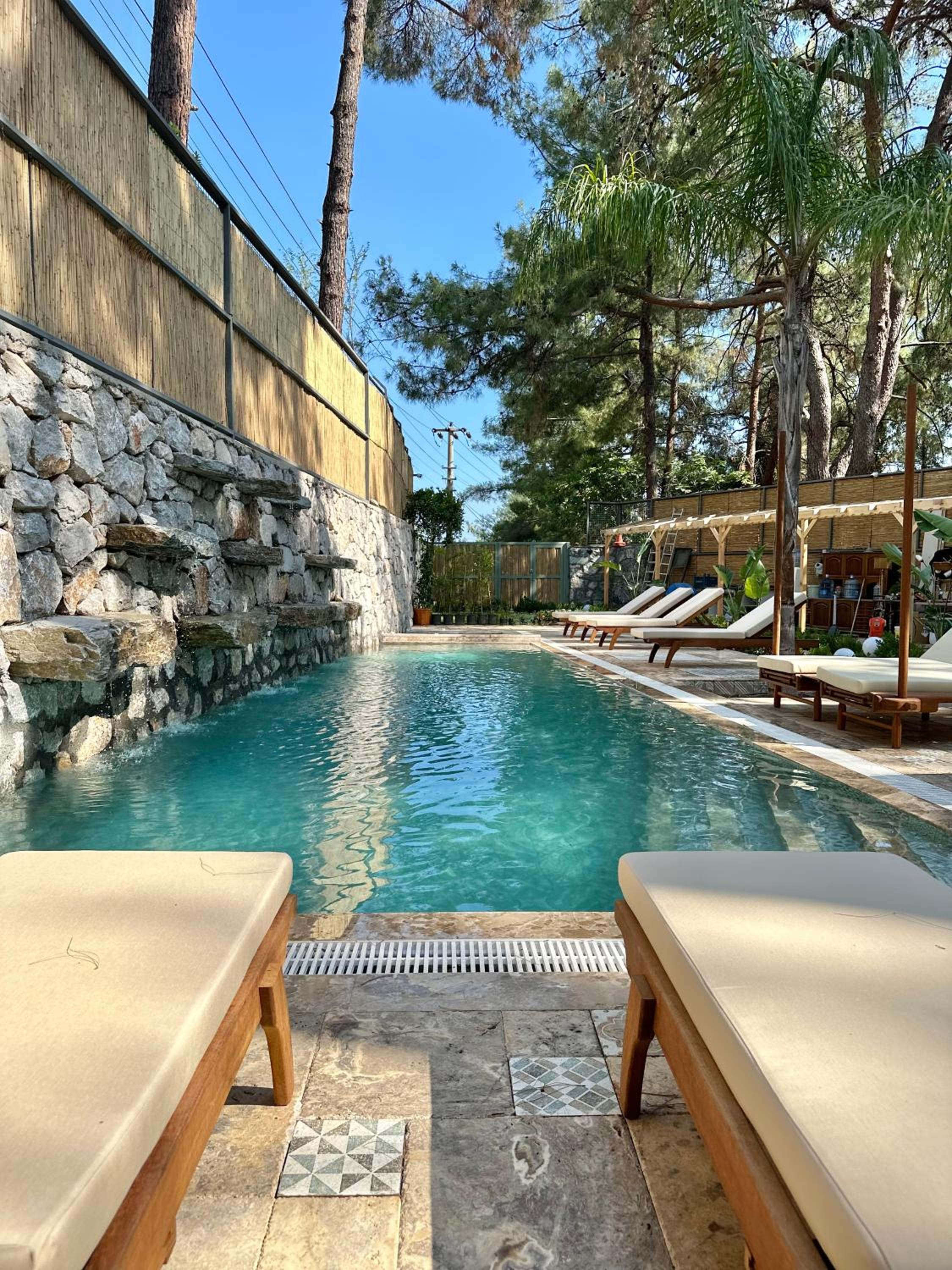 Esmahan Forest and Pool by Zehra Suites