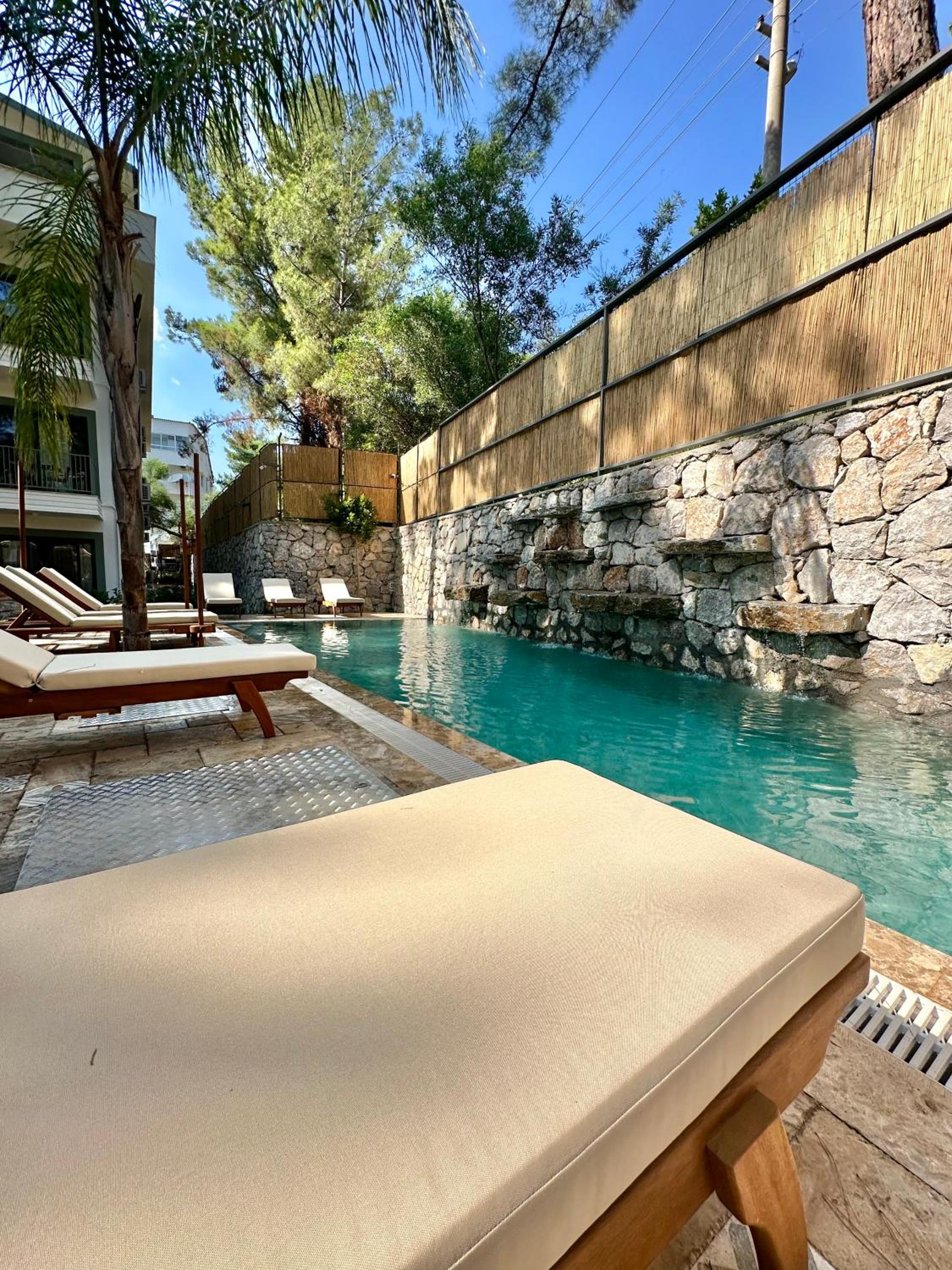 Esmahan Forest and Pool by Zehra Suites