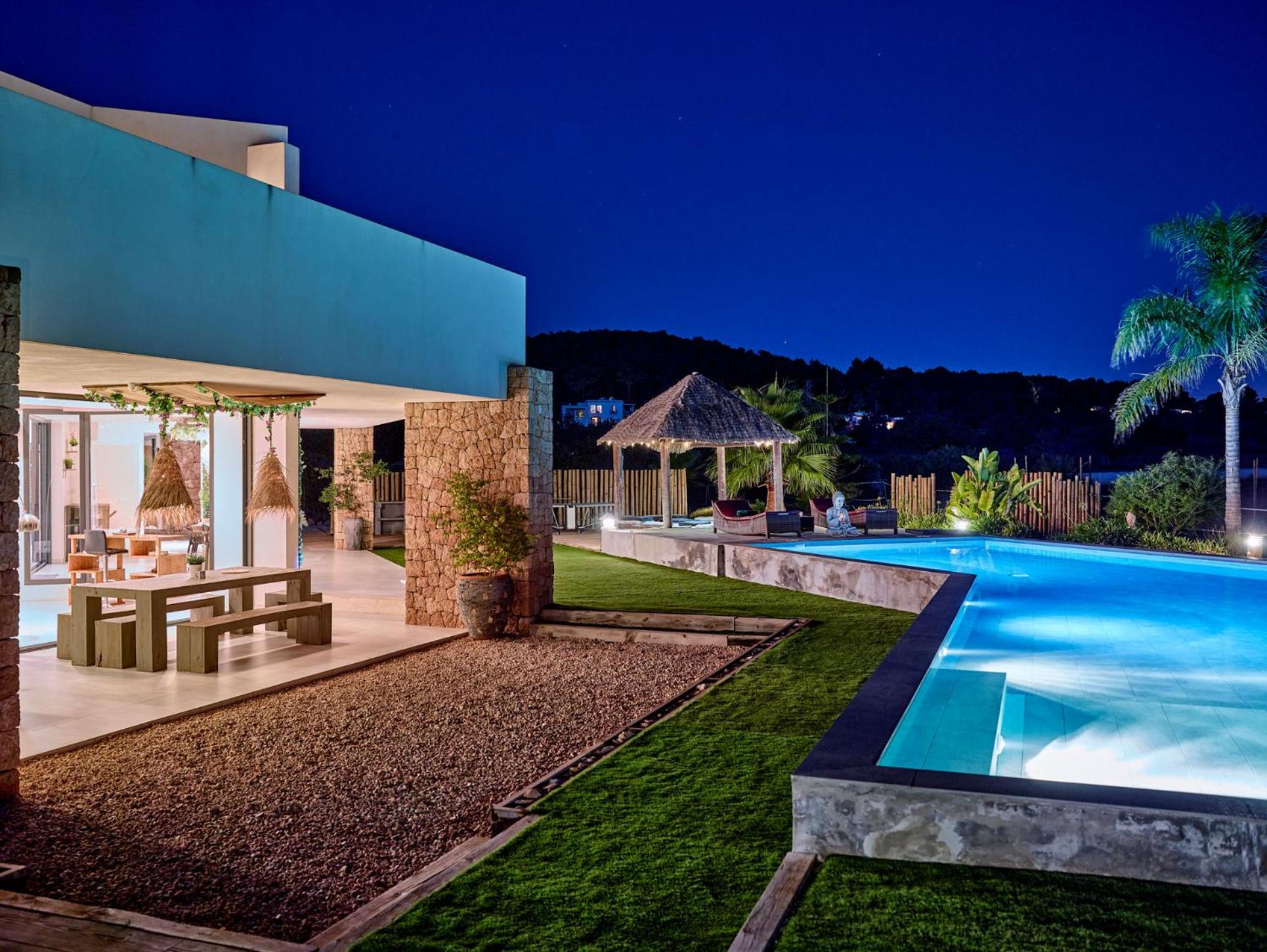 Hotel Can Do It - Image 1