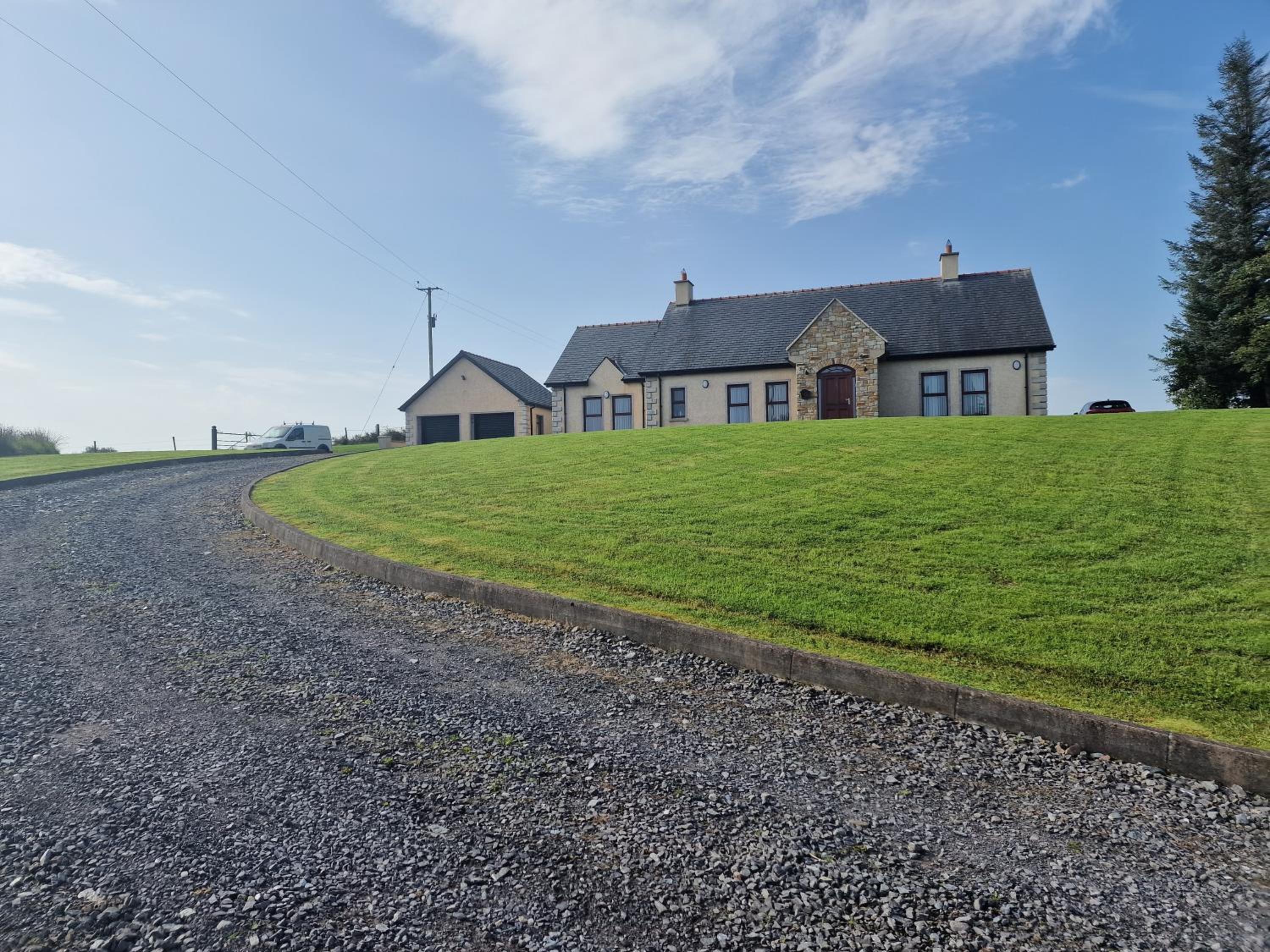 3 bedroom detached bungalow view 3