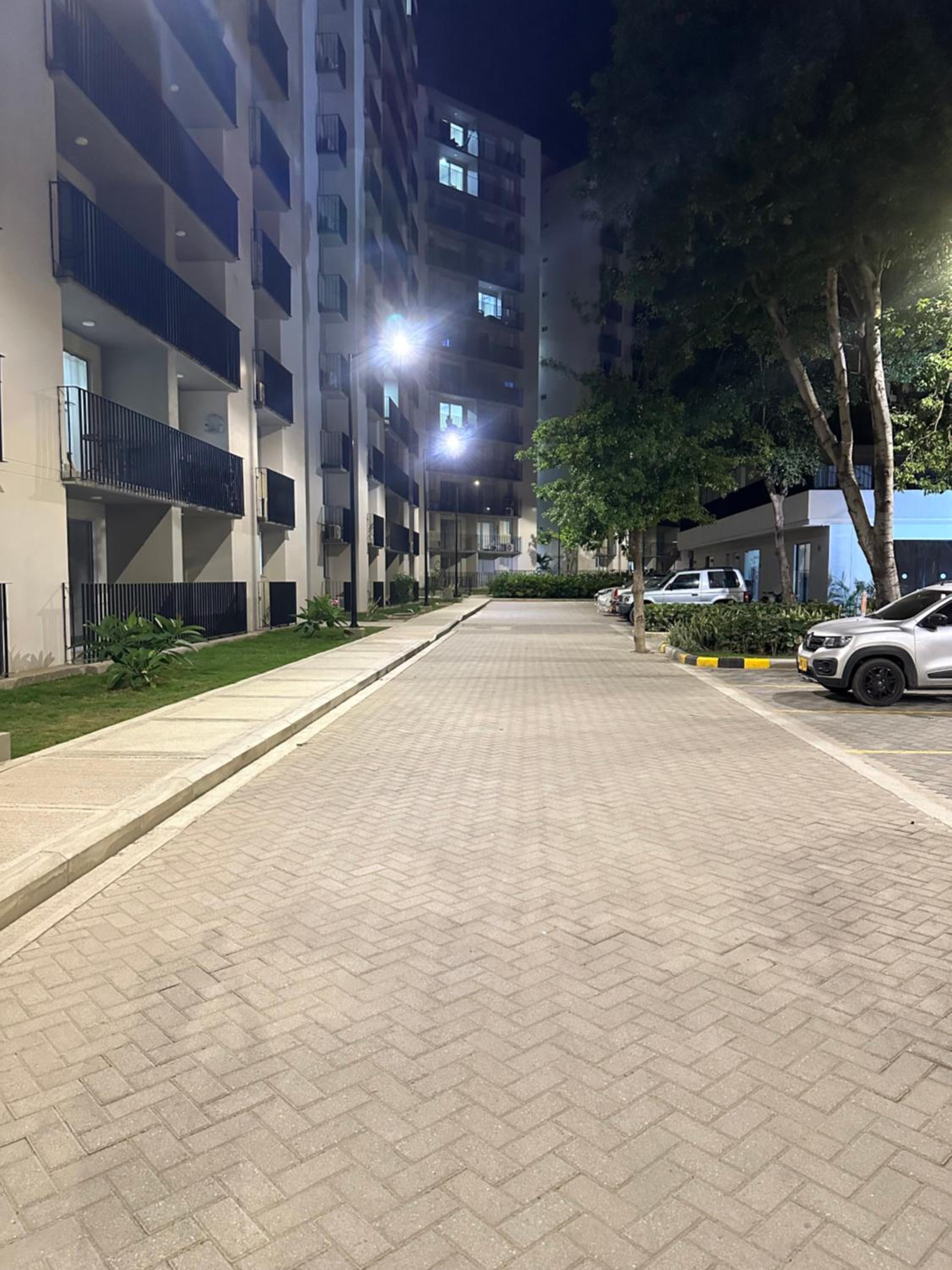 Condominio Bello Horizonte Plaza Apartamento Amplio