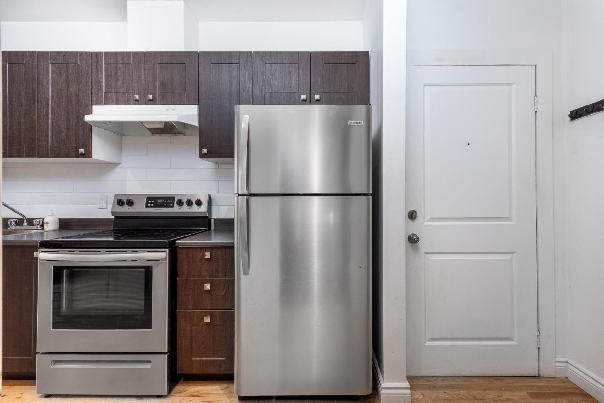 AAA Location - Bright and Cozy Apartment