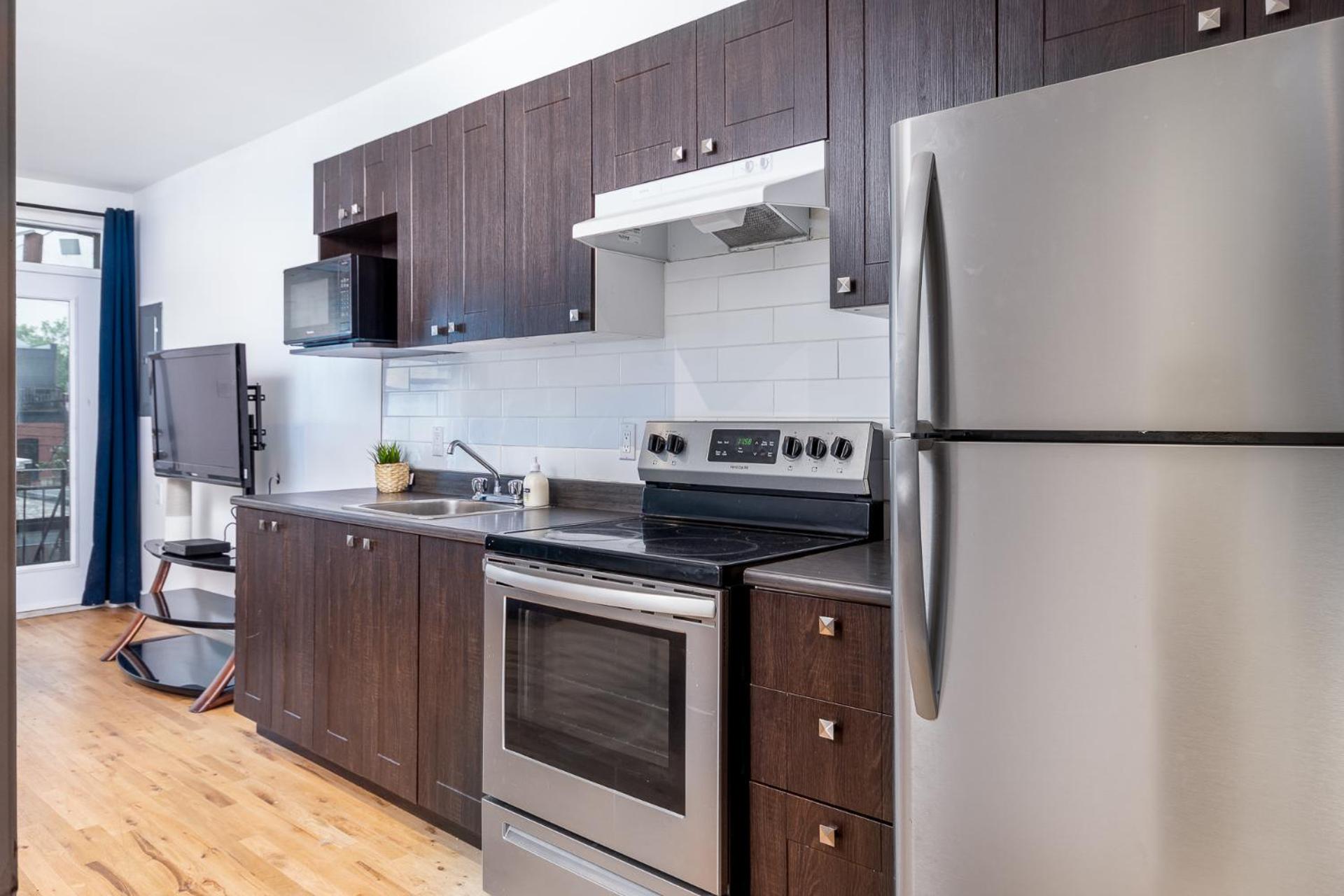 AAA Location - Bright and Cozy Apartment
