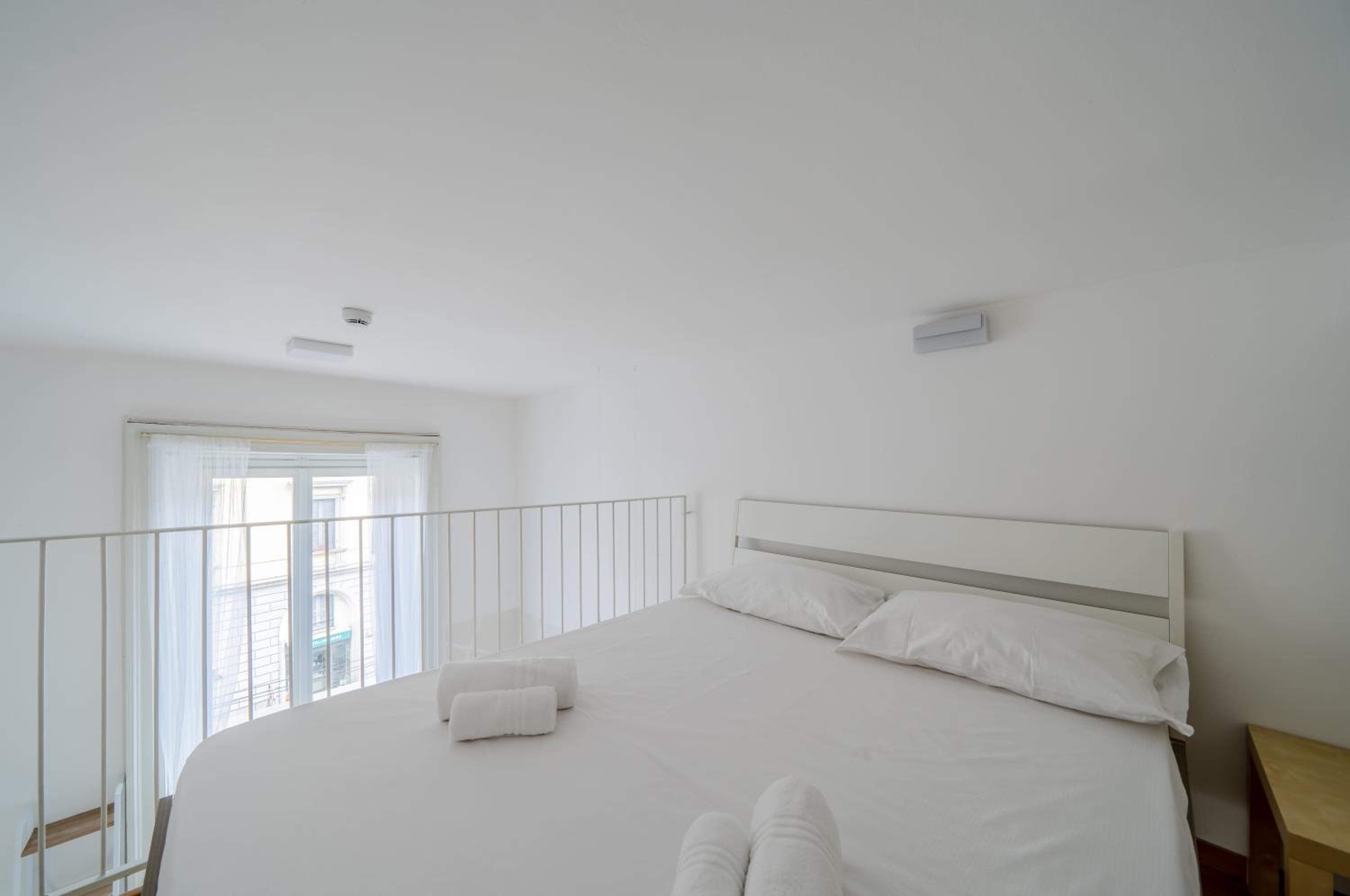 GuestHost - Central Studio APTS Milano-Corso Magenta