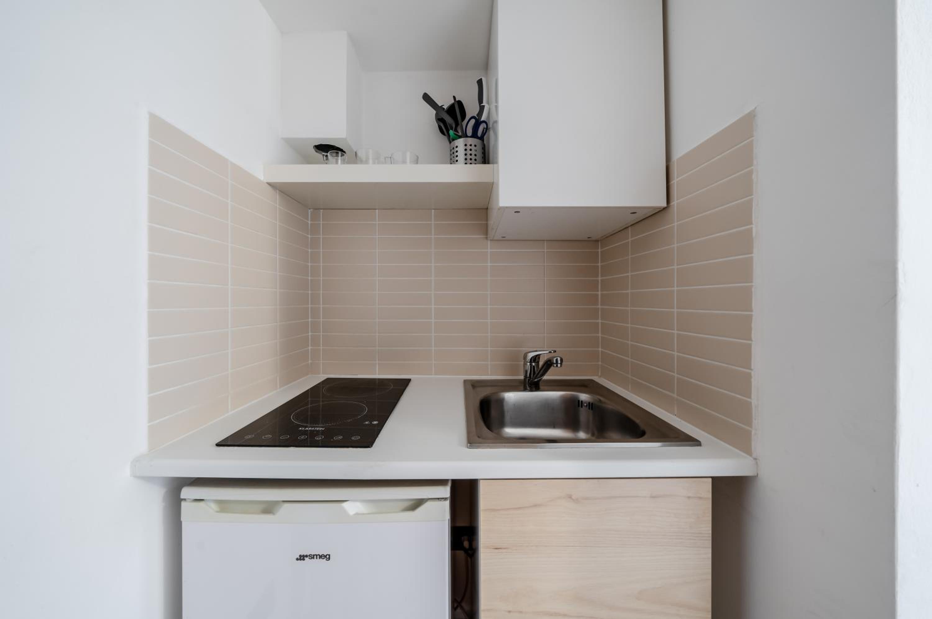GuestHost - Central Studio APTS Milano-Corso Magenta