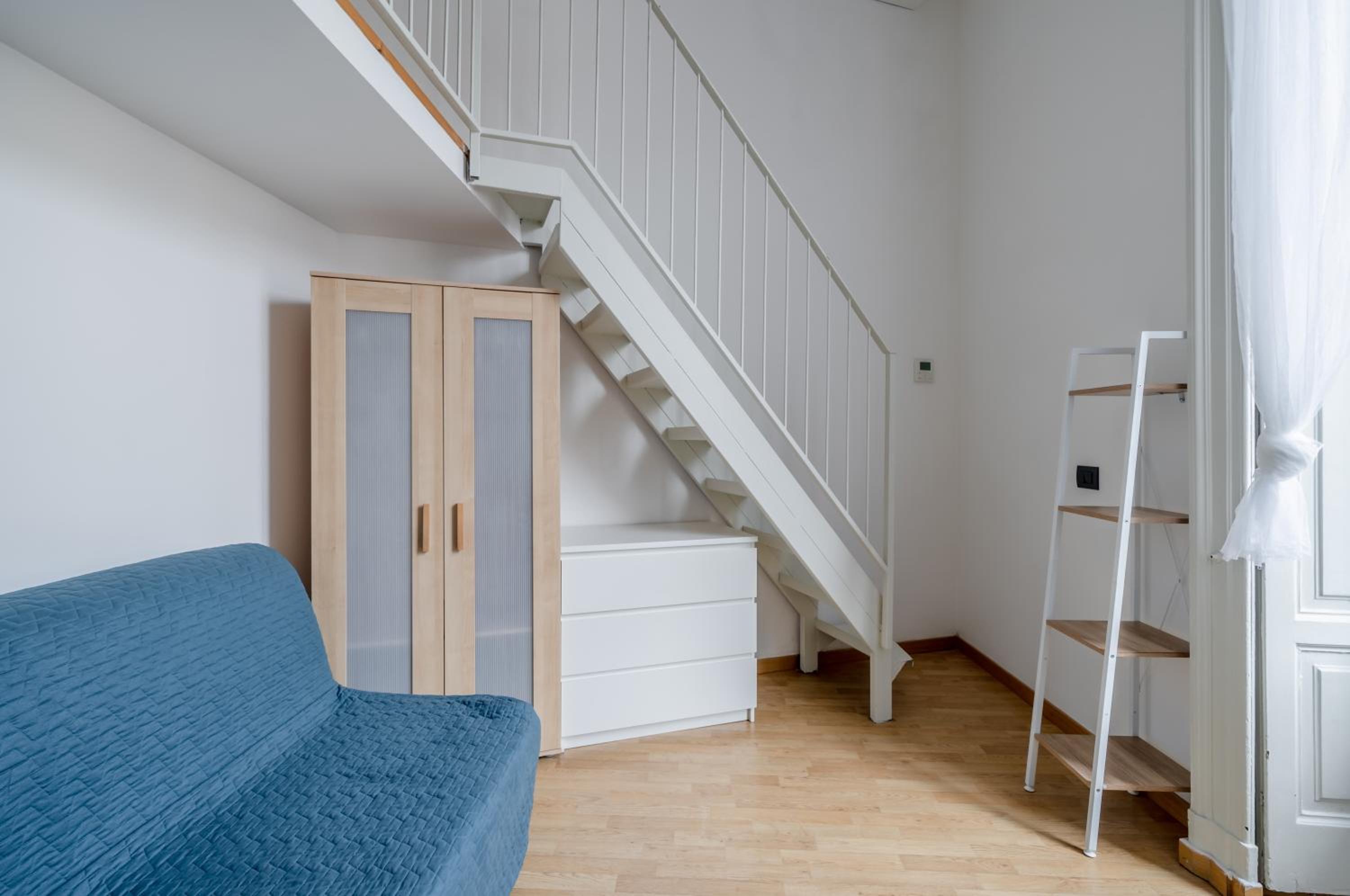 GuestHost - Central Studio APTS Milano-Corso Magenta