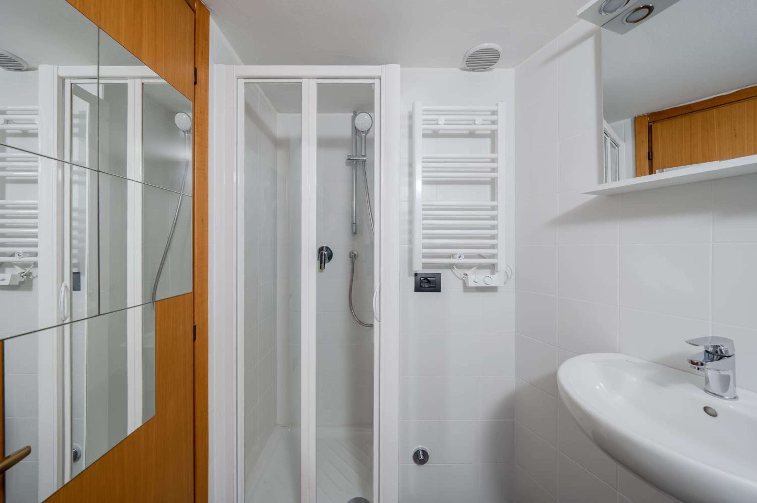 GuestHost - Central Studio APTS Milano-Corso Magenta