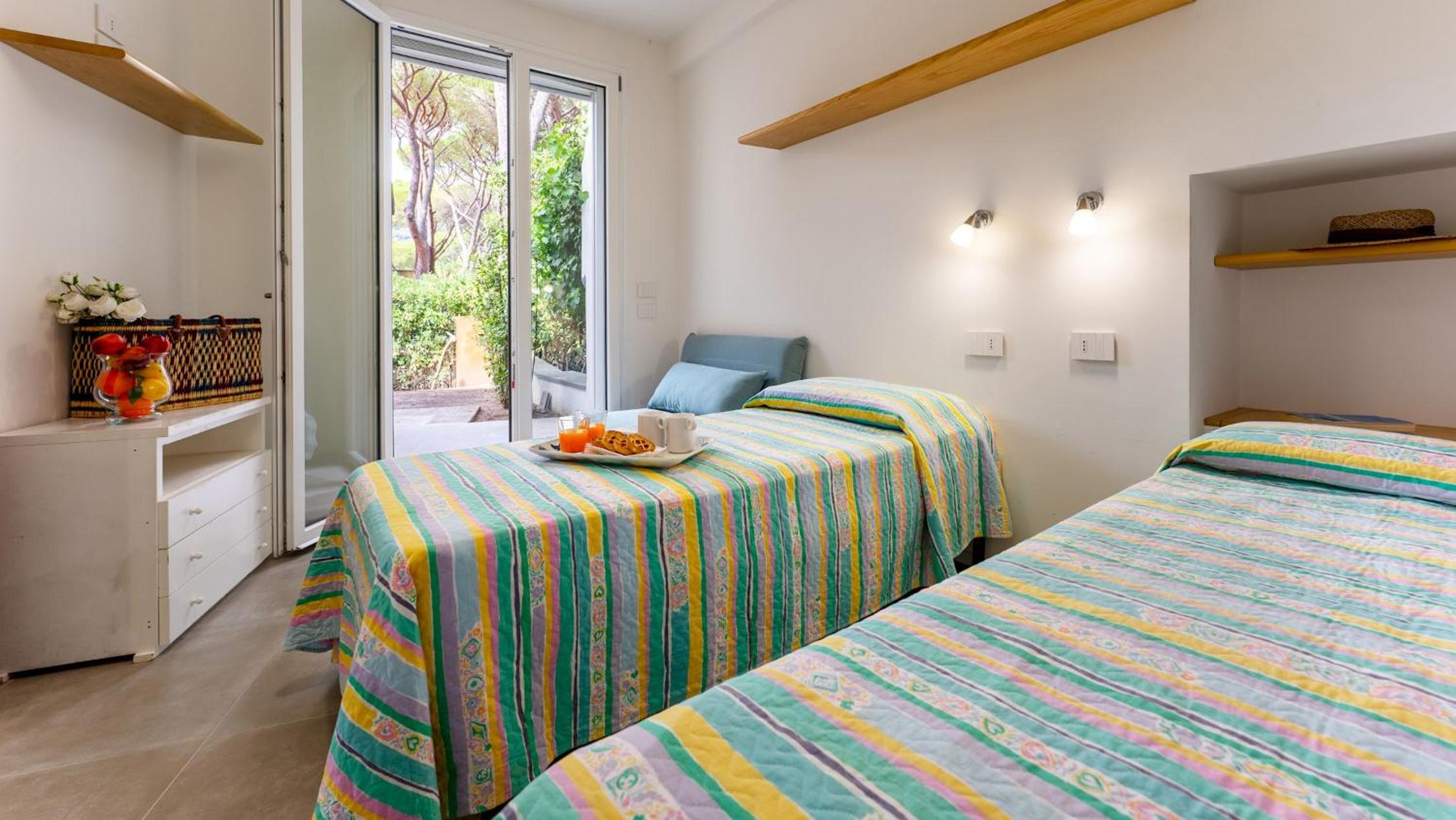 LA VILLA IN PINETA 10, Emma Villas