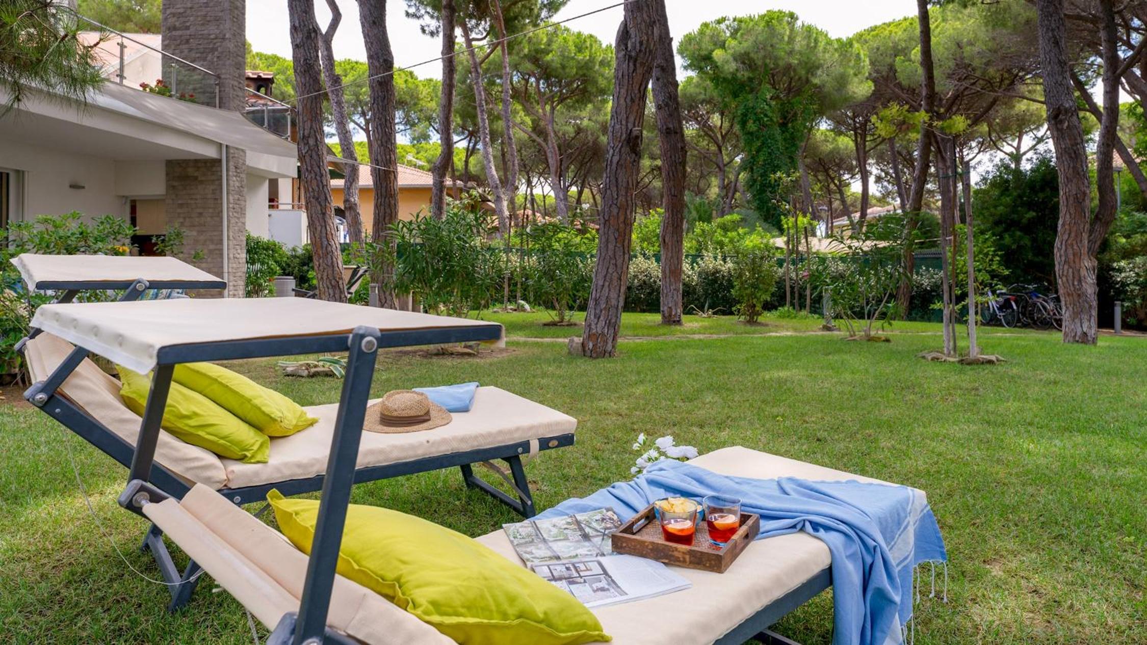 LA VILLA IN PINETA 10, Emma Villas