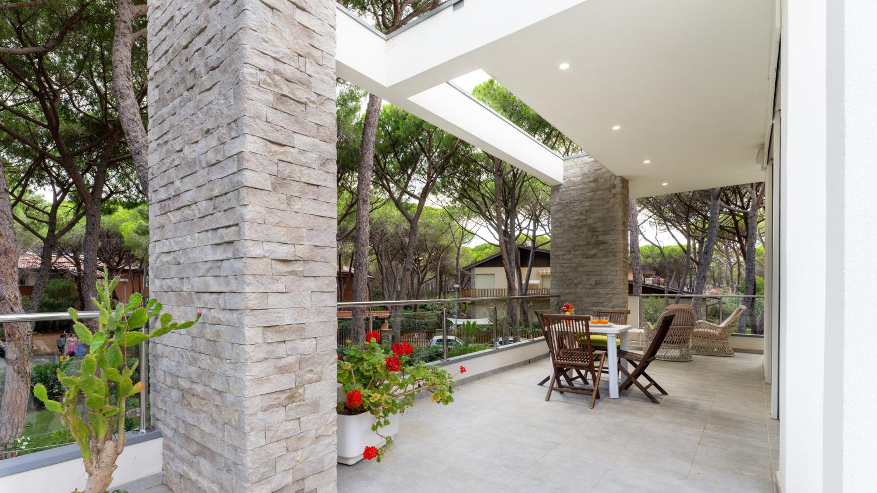 LA VILLA IN PINETA 10, Emma Villas