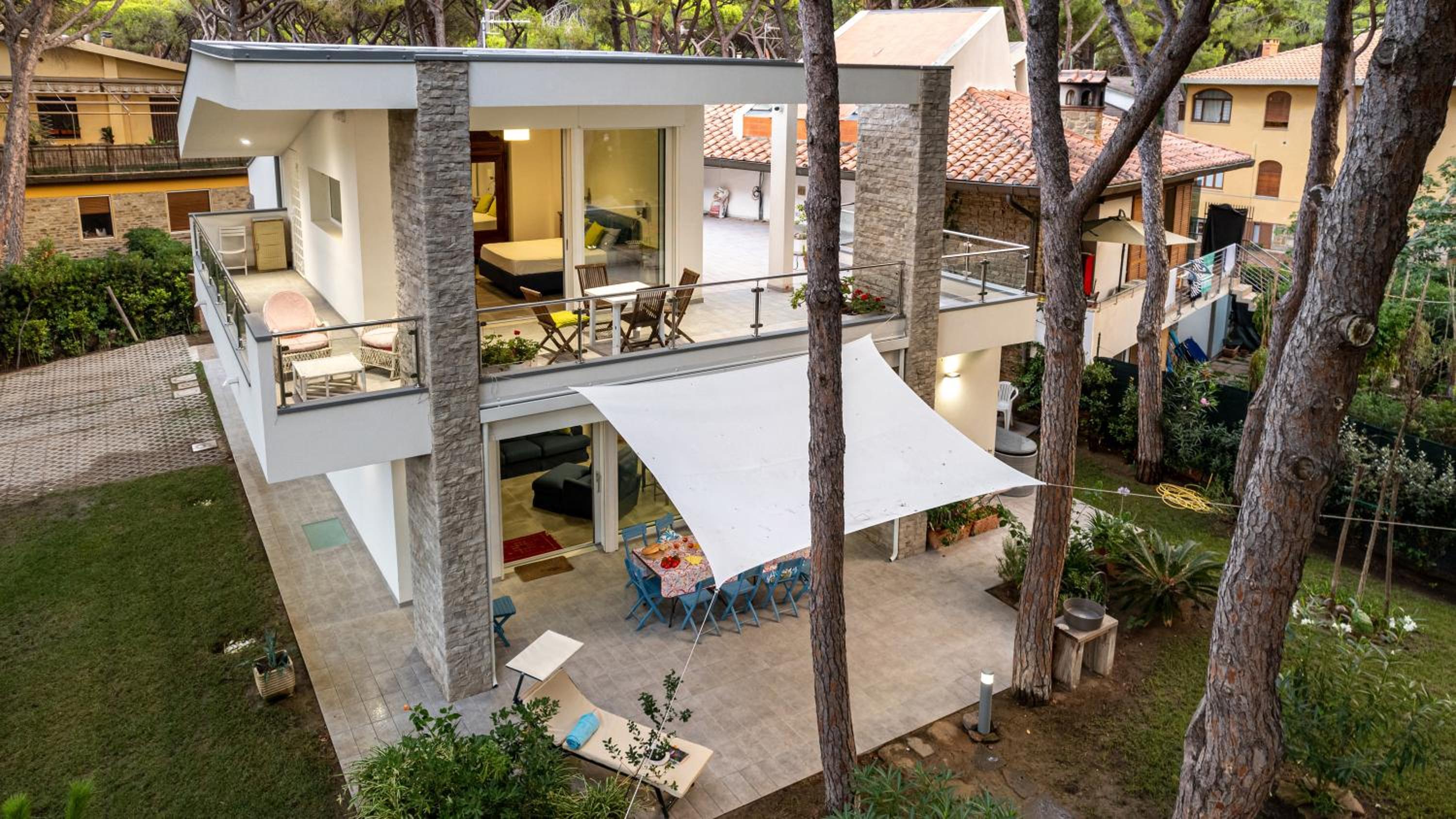 LA VILLA IN PINETA 10, Emma Villas