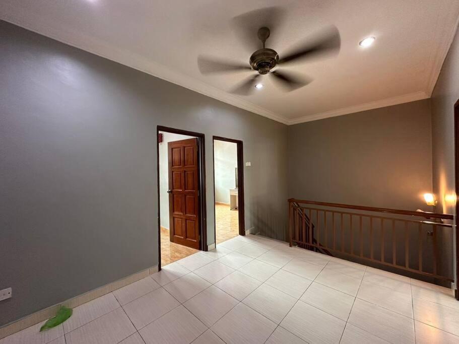 Muslim Suite Home @ Airport Bayan Lepas Penang photo 7