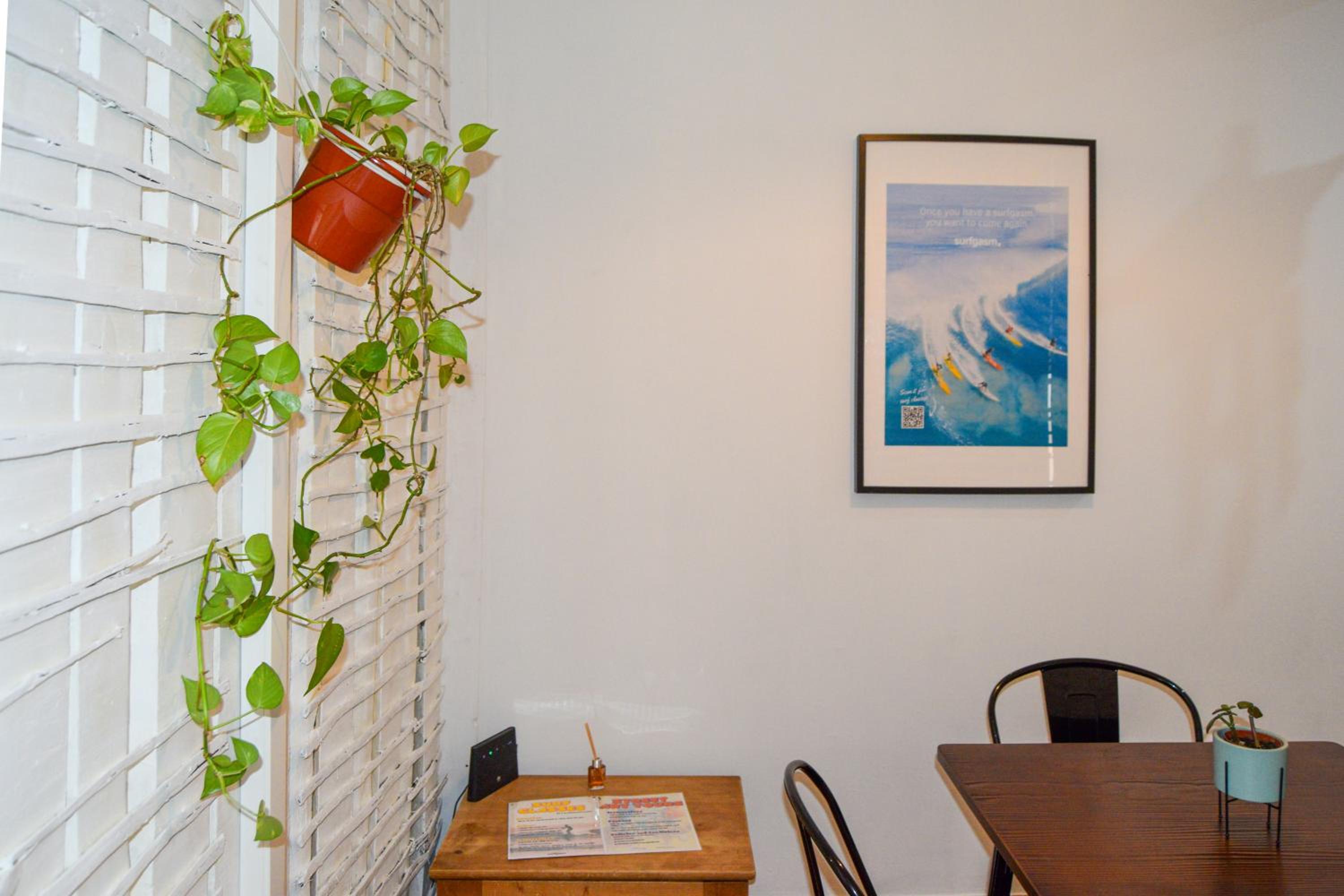 Central Lisbon Rooms in Palmira Shared Apartment For Surf Lovers view 2