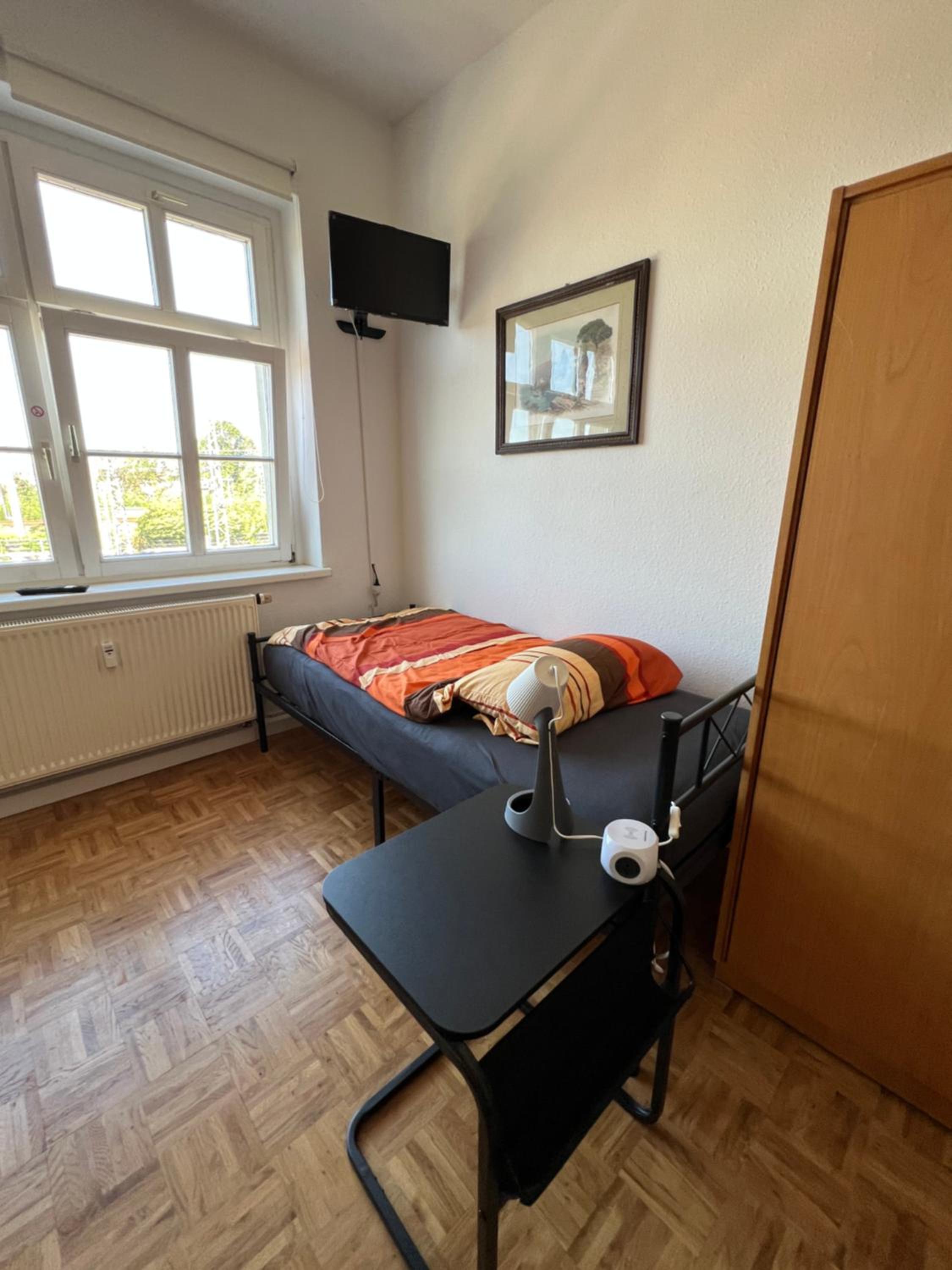Sweet Home Inside Dresden Rooms