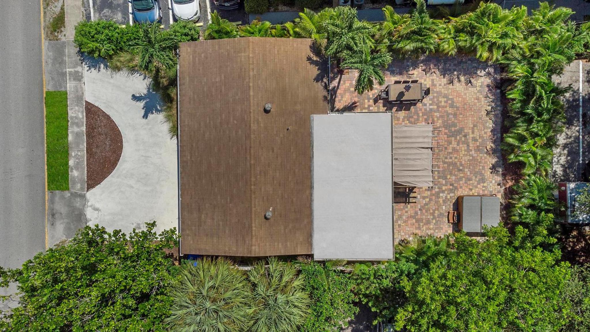 Farmhouse style Home- near Hollywood Beach/ Hot Tub! view 4
