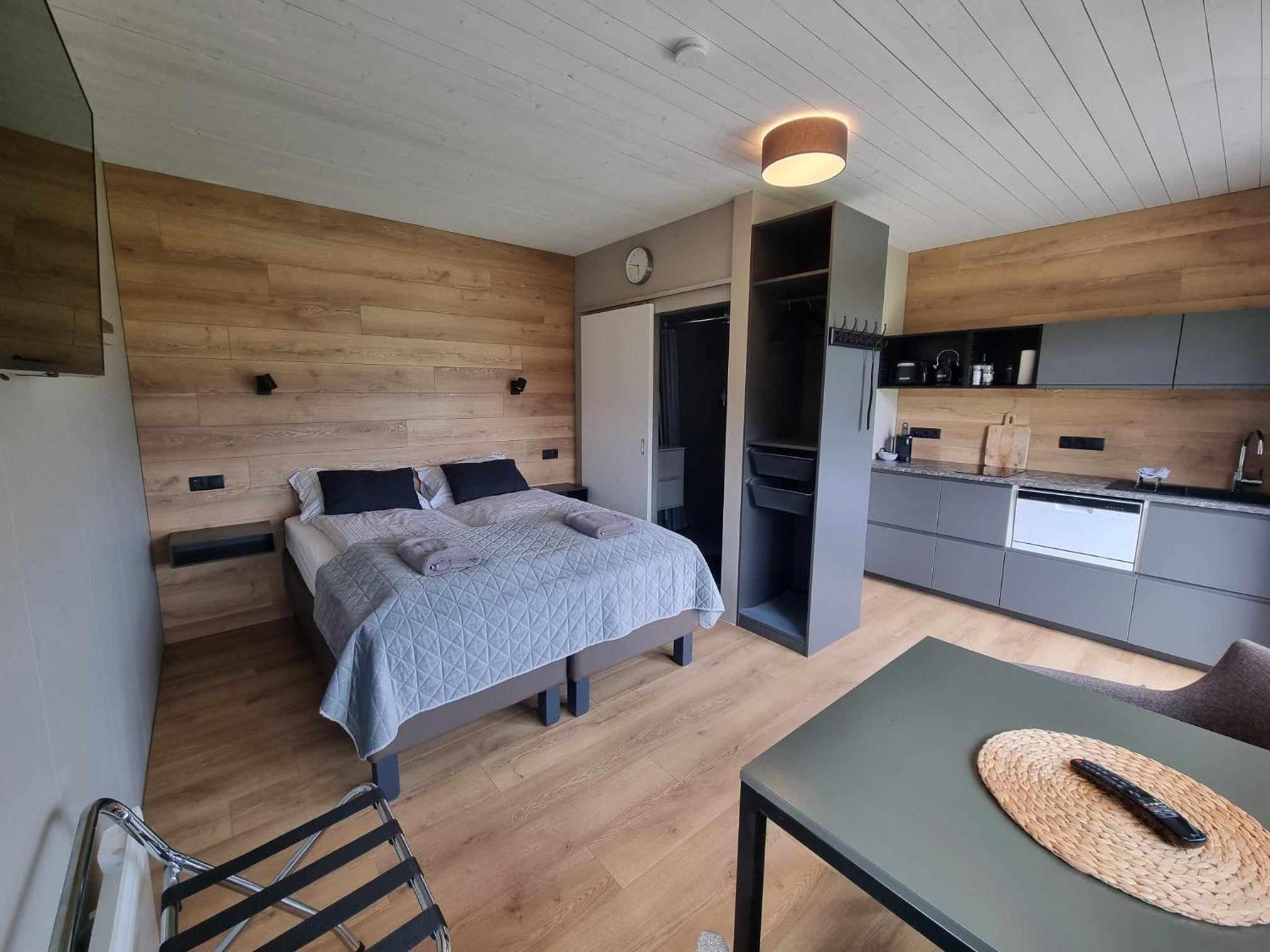 New and well furnished studio apartment for two 30 km from Kirkjubæjarklaustur Perfect place to stay at right between Black beach and Jökulsárlón view 2