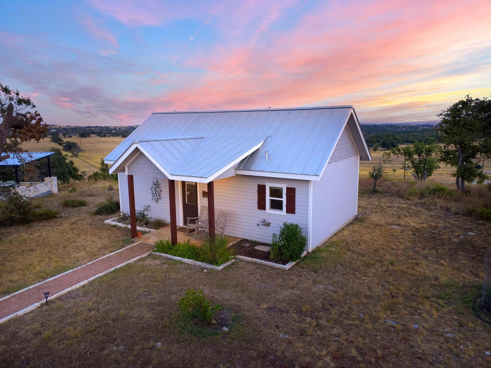 New! Luxury Cottage with Stunning Views-Spa Bath-Patio view 3