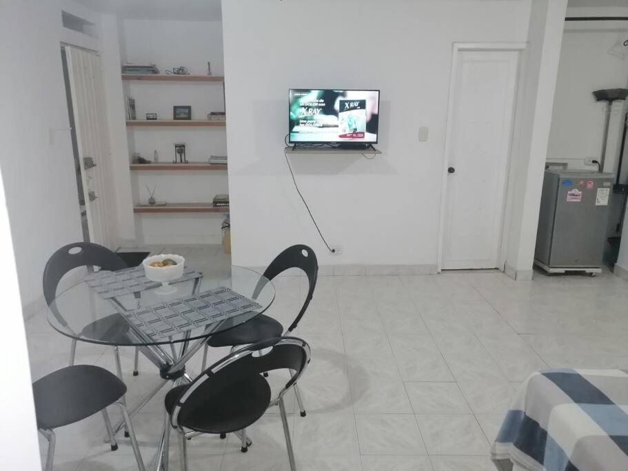 Aparta estudio en la avenida principal de Pereira 301