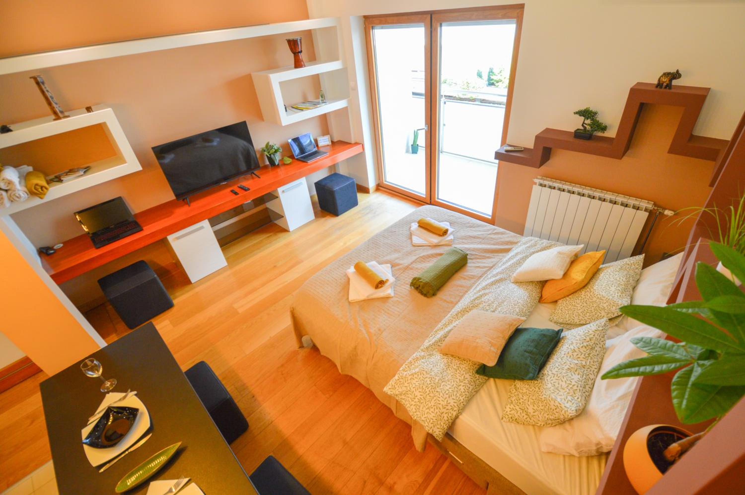 Spacious studio Park City view 3