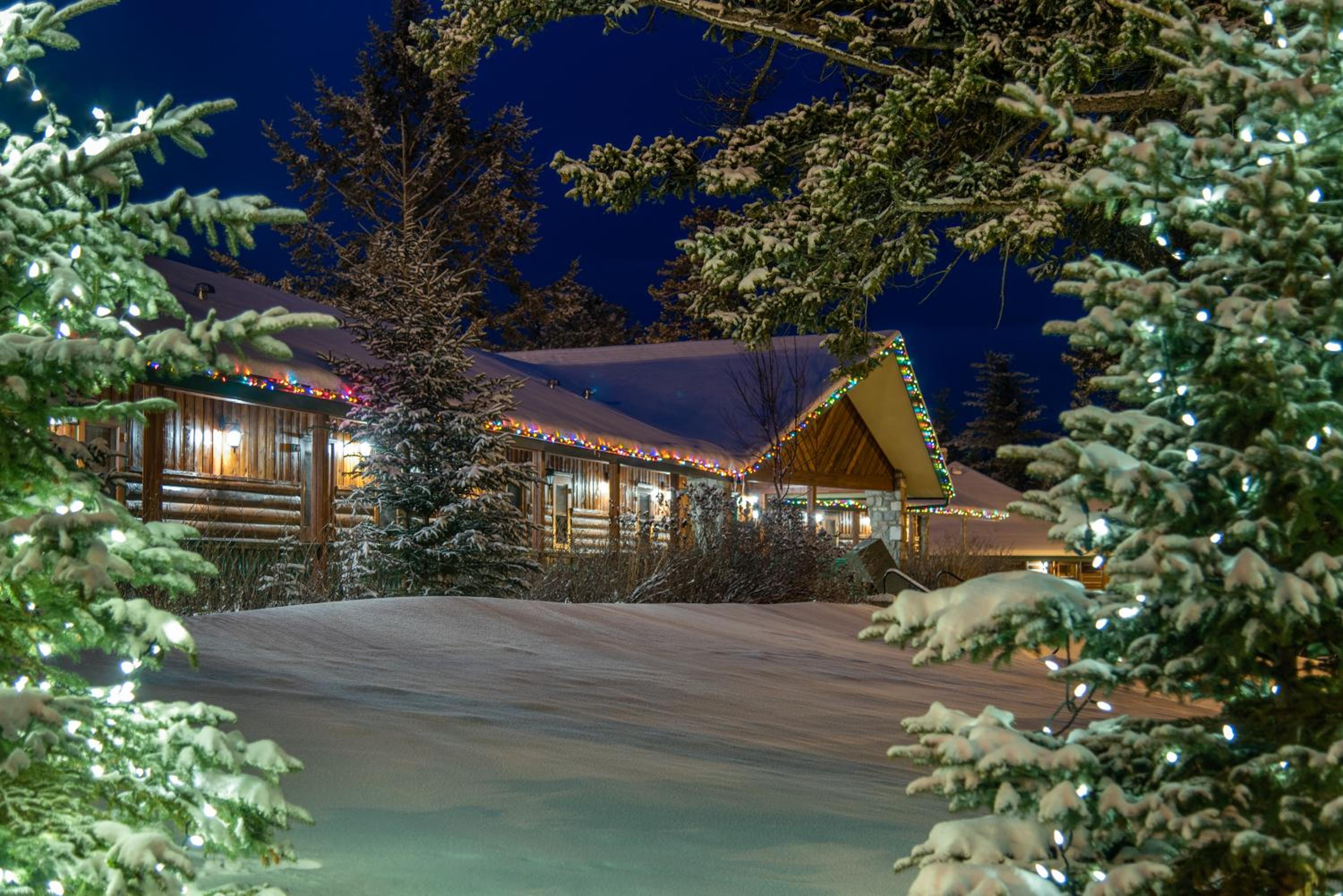 Jasper Vacations - Fairmont Jasper Park Lodge - Property Image 6