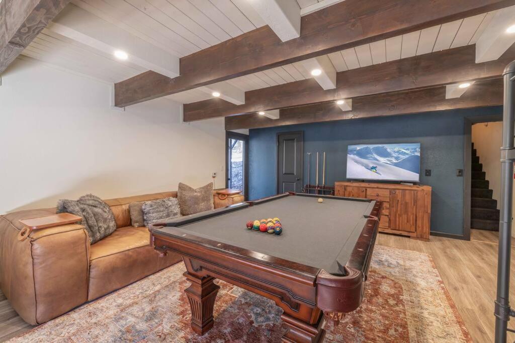 Stunning Cabin with Private Deck view 3