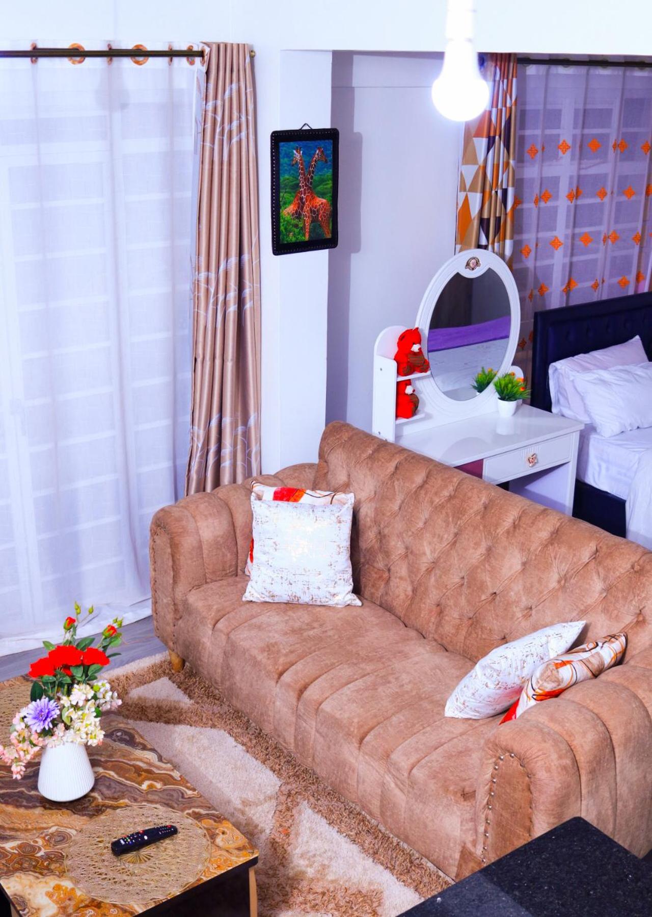 Oasis shade apartment
