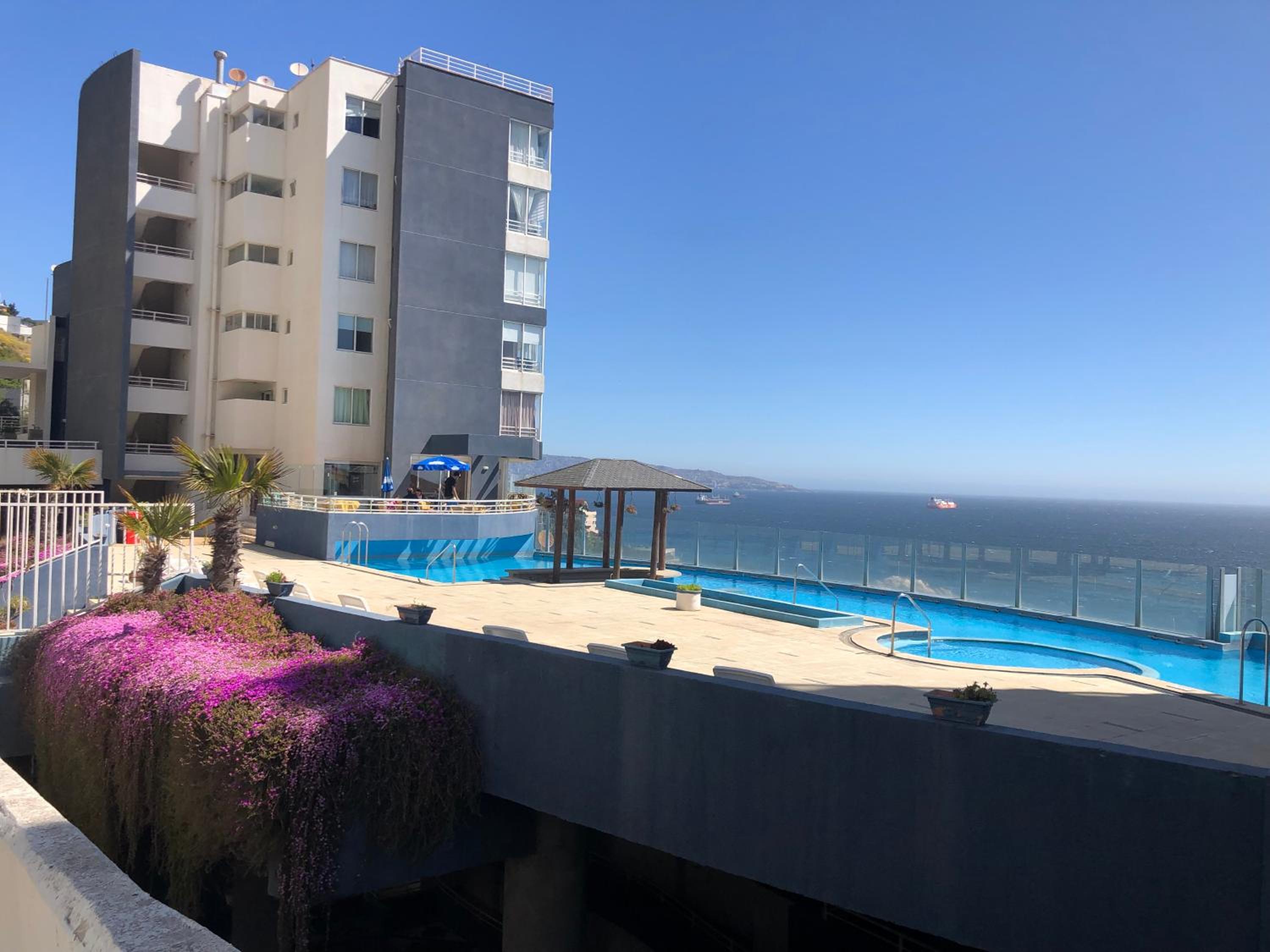 Studio luminoso, acogedor, maravillosa vista al mar primera línea la mejor ubicación de Reñaca y playas