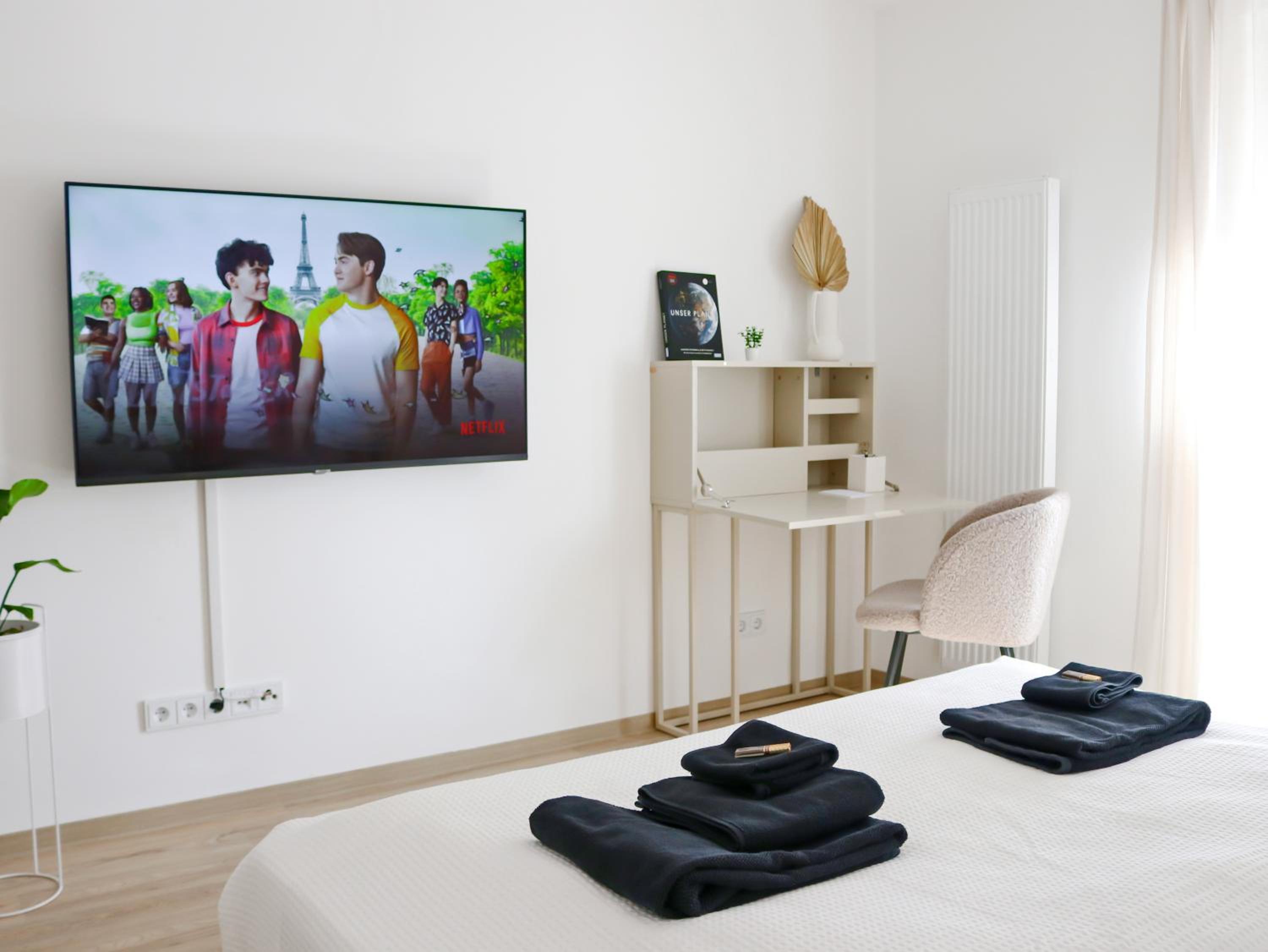 LIGHTPLACE • Design • Boxspring • Balkon • 2 Smart TV •Innenstadt