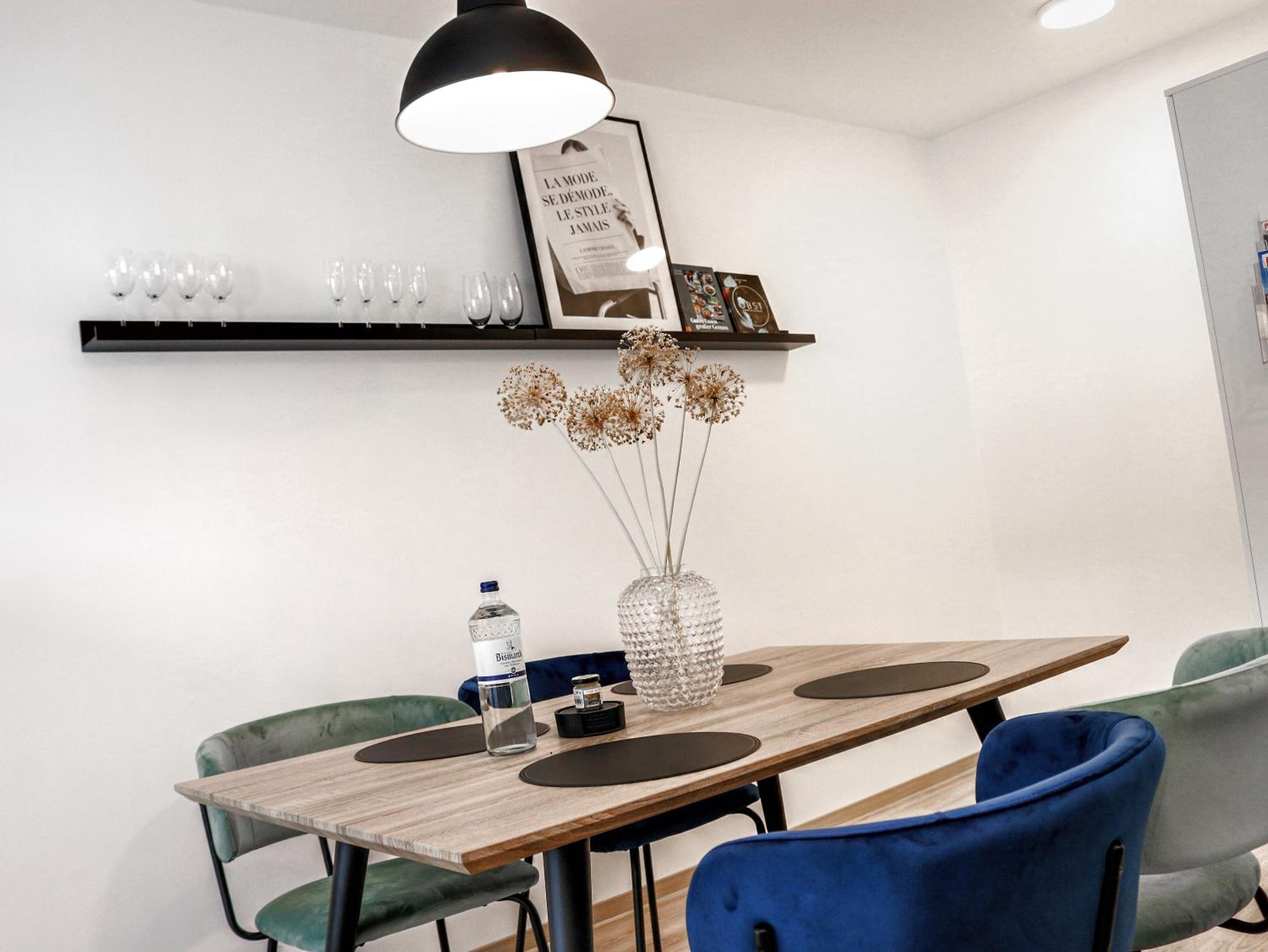 LIGHTPLACE • Design • Boxspring • Balkon • 2 Smart TV •Innenstadt