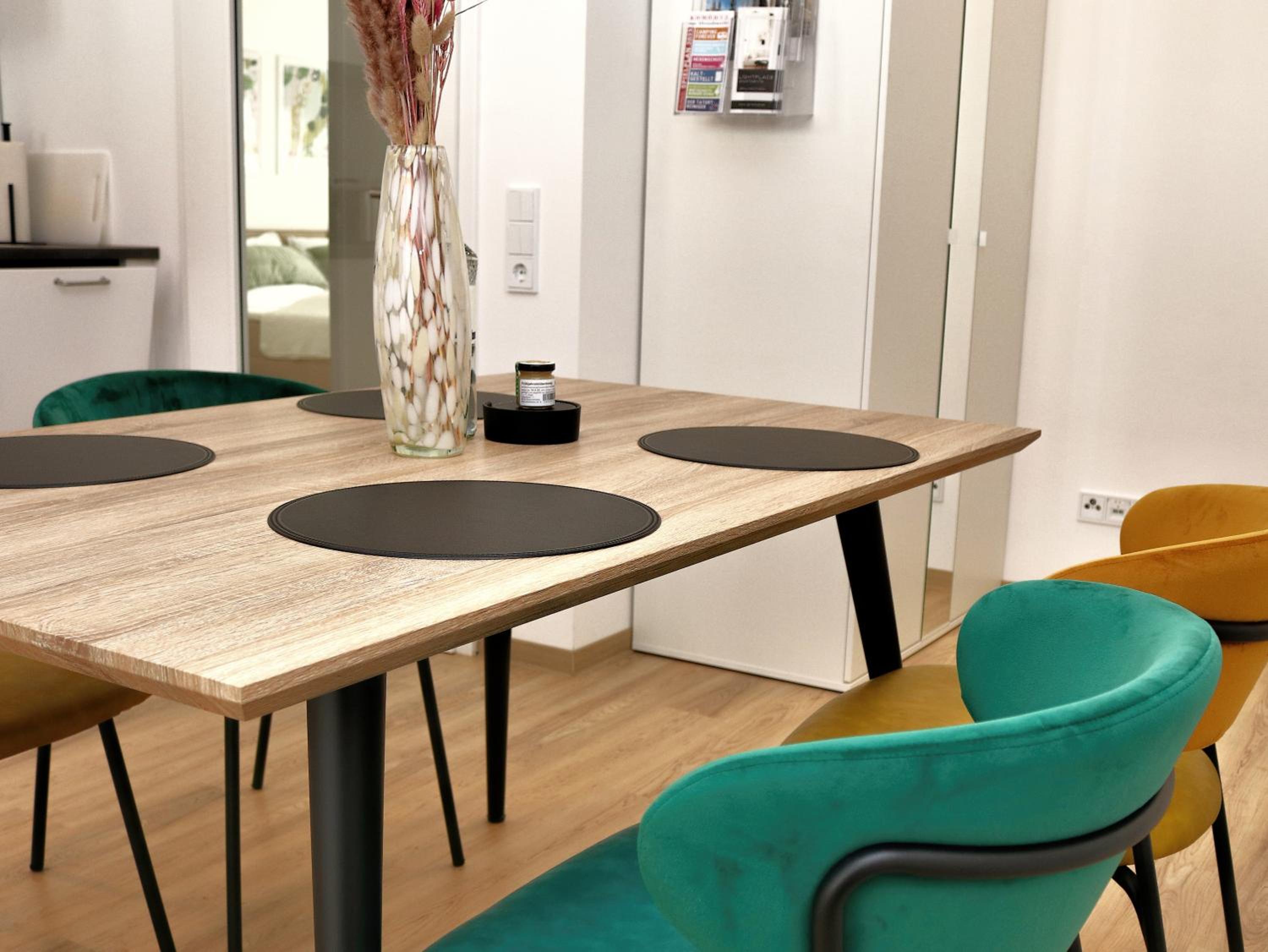 LIGHTPLACE • Design • Boxspring • Balkon • 2 Smart TV •Innenstadt