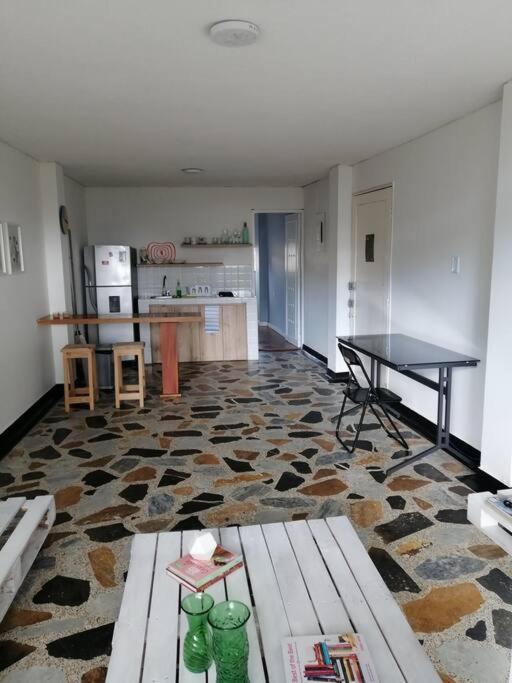 Apartamento en Pereira sobre la avenida principal de la ciudad 203
