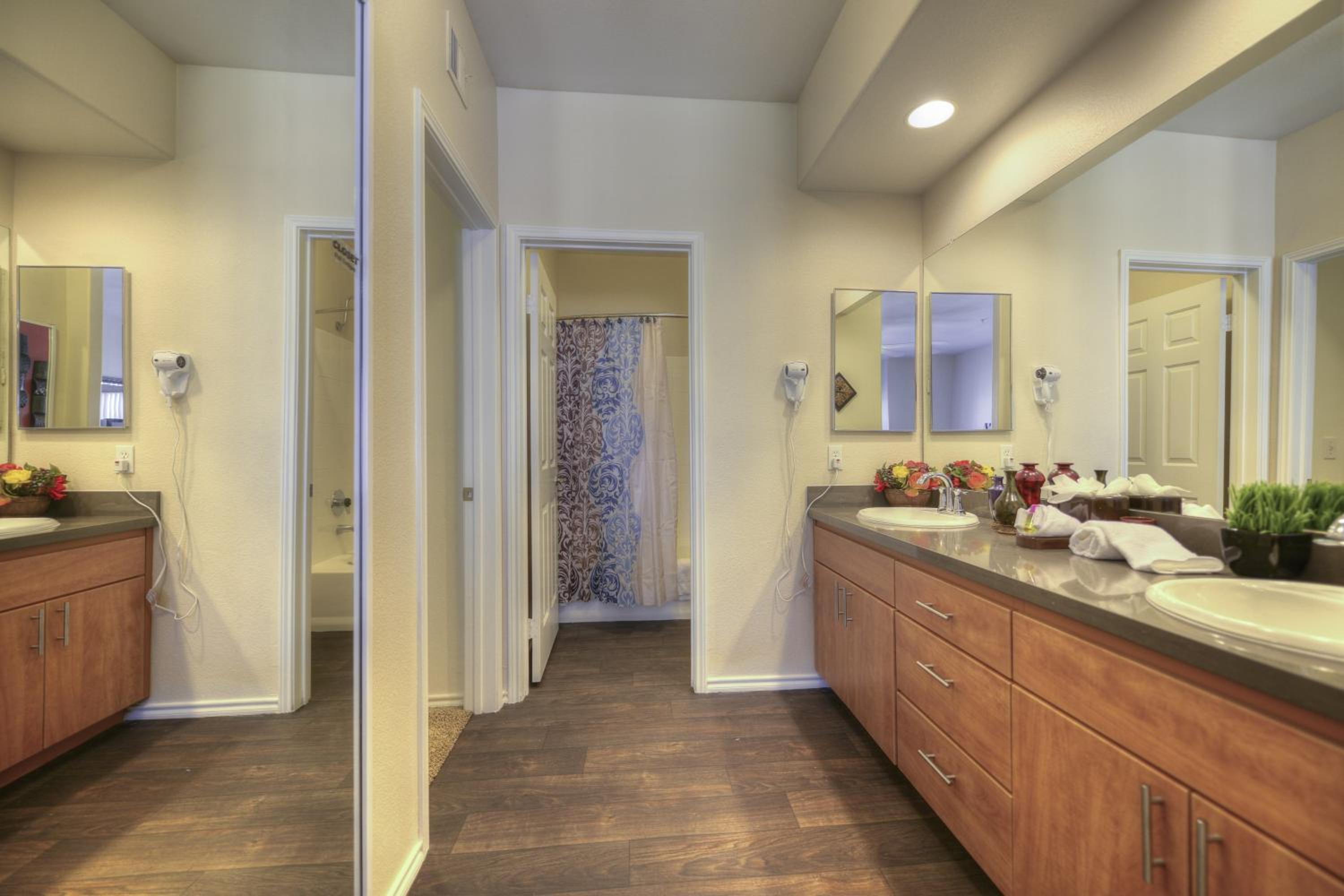 Luxury Vacation Rentals by Meridian CondoResorts