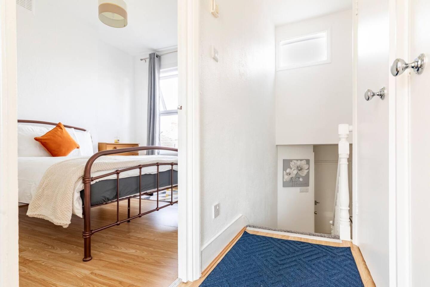 Large, Bright and Spacious 3 Bed Flat in London