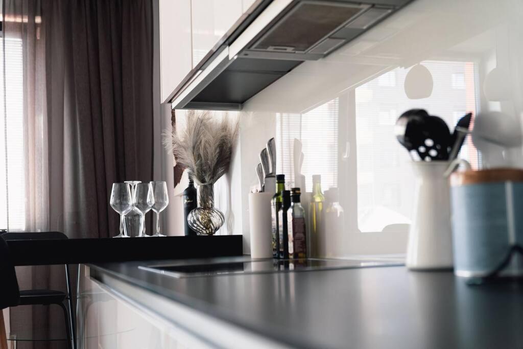 Prague Marina River View Apartment Close To City Centre FREE PARKING