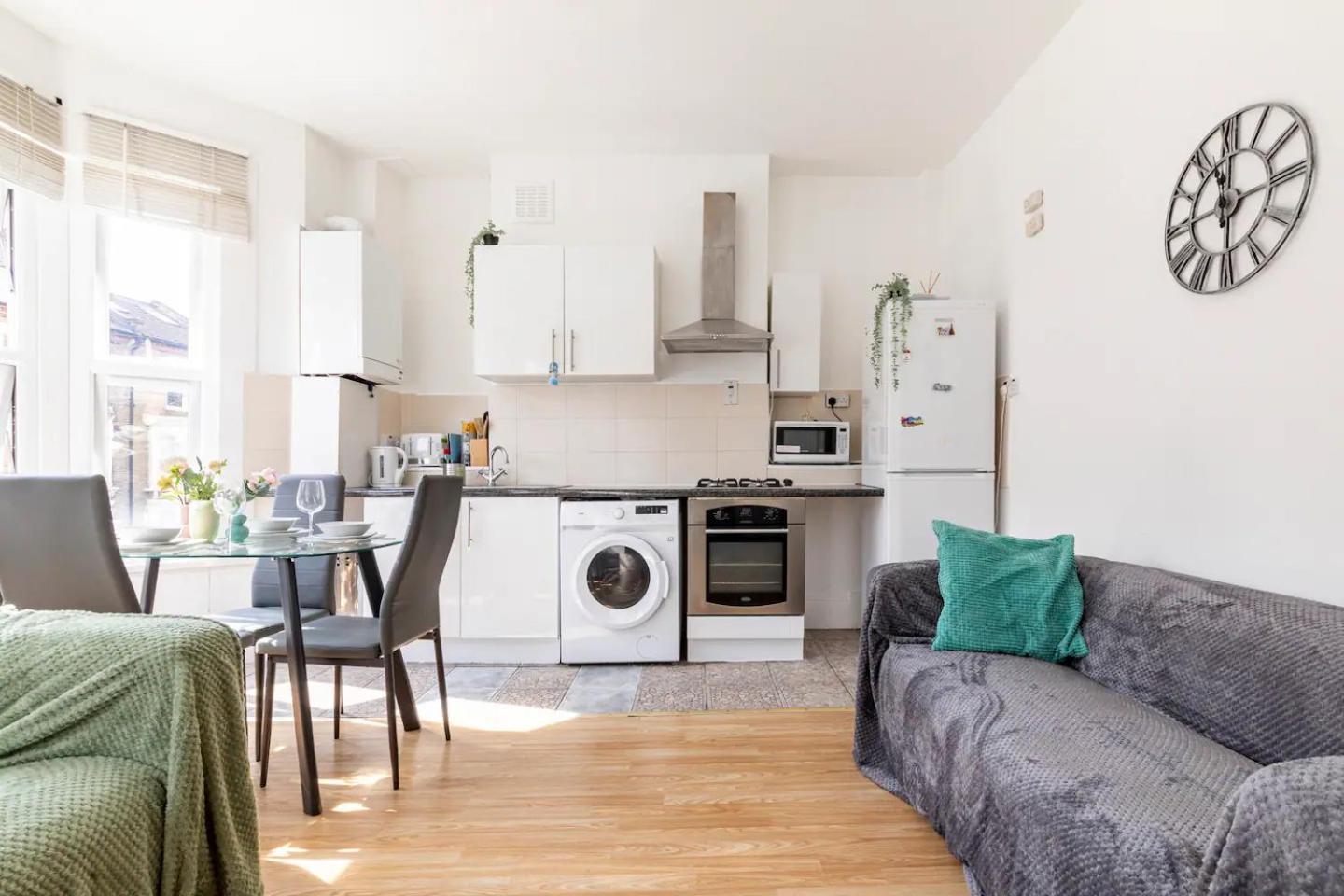 Large, Bright and Spacious 3 Bed Flat in London