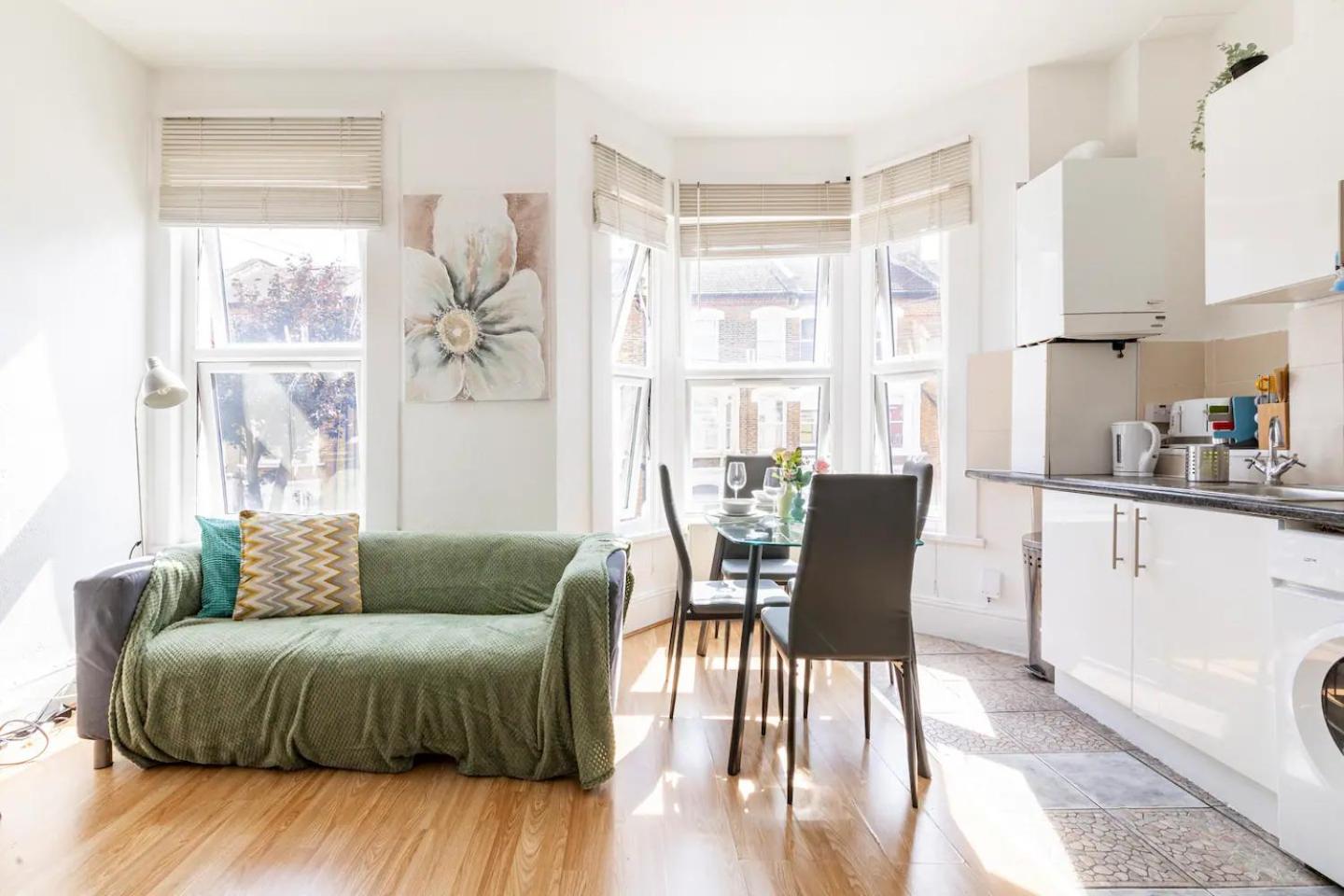 Large, Bright and Spacious 3 Bed Flat in London