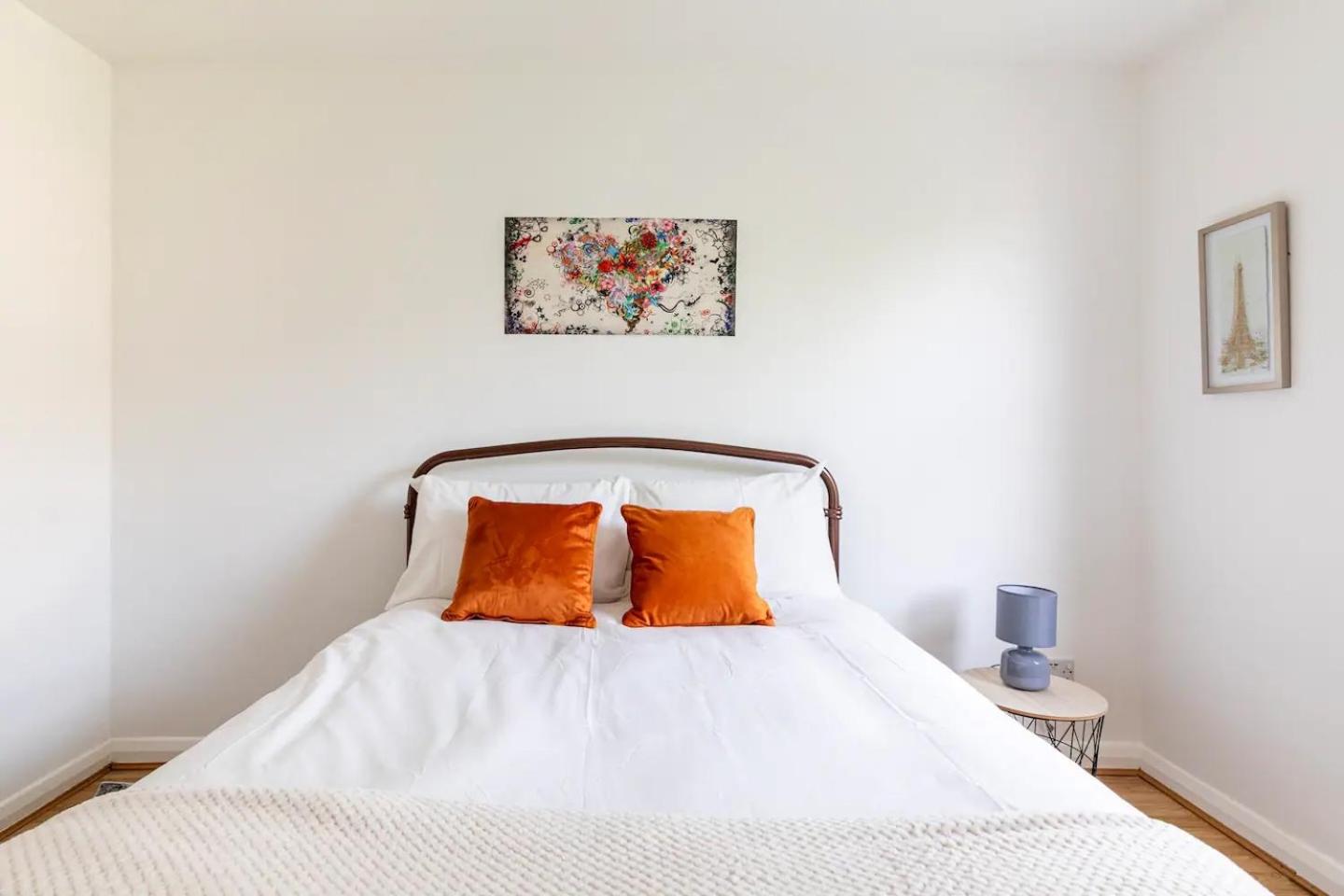 Large, Bright and Spacious 3 Bed Flat in London