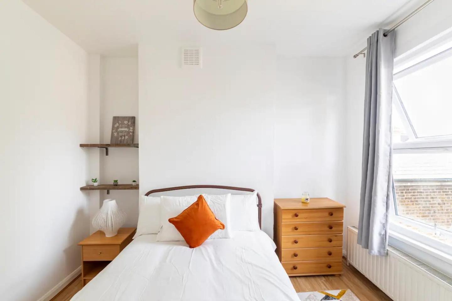 Large, Bright and Spacious 3 Bed Flat in London