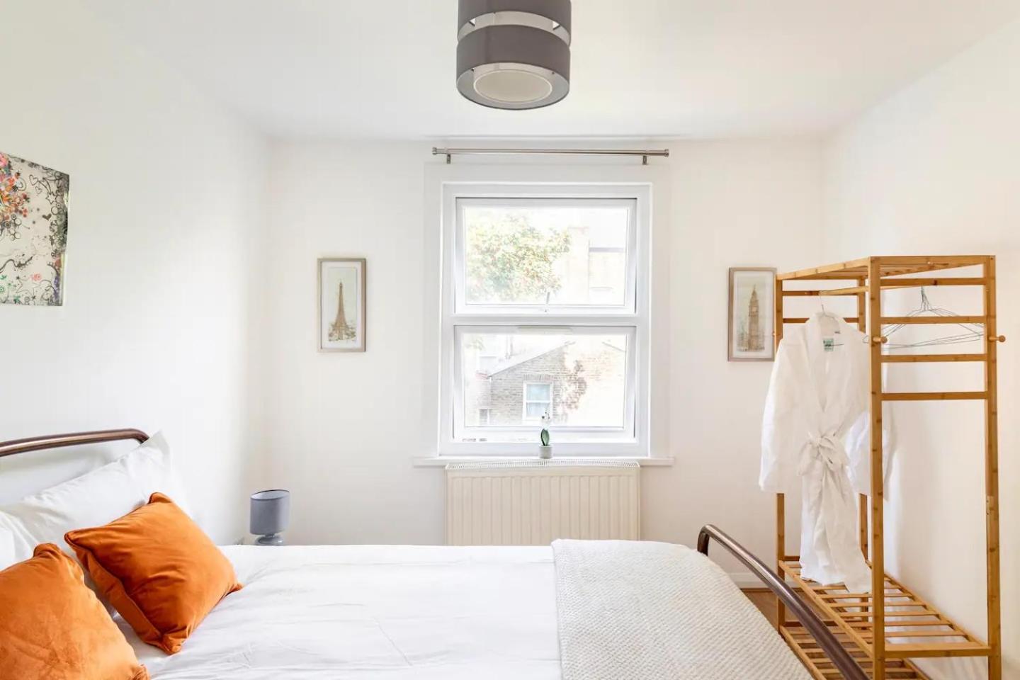 Large, Bright and Spacious 3 Bed Flat in London