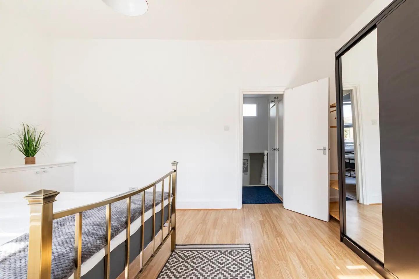 Large, Bright and Spacious 3 Bed Flat in London
