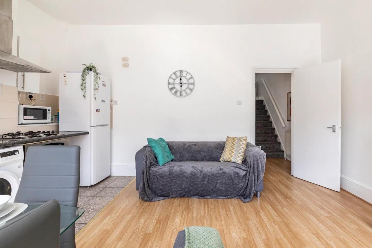 Large, Bright and Spacious 3 Bed Flat in London