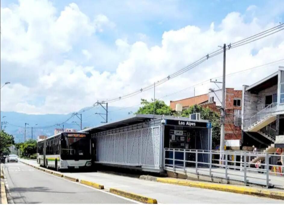906. Apartamento cerca al sector de laureles