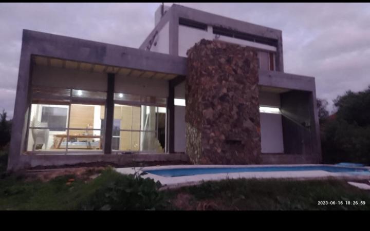 Casa quinta con espectacular vista al rio