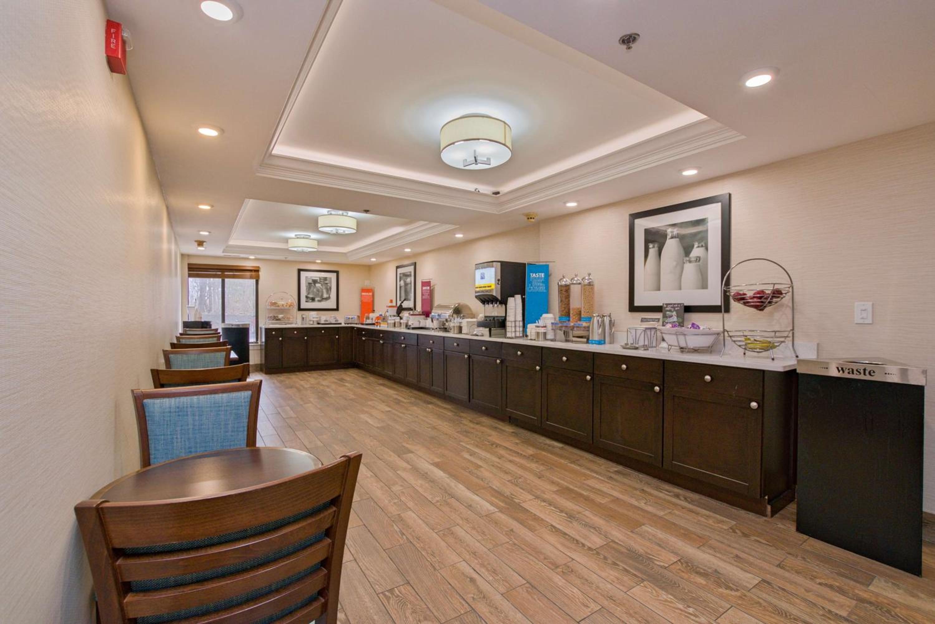 Portsmouth Vacations - Hampton Inn Portsmouth Central - Property Image 2
