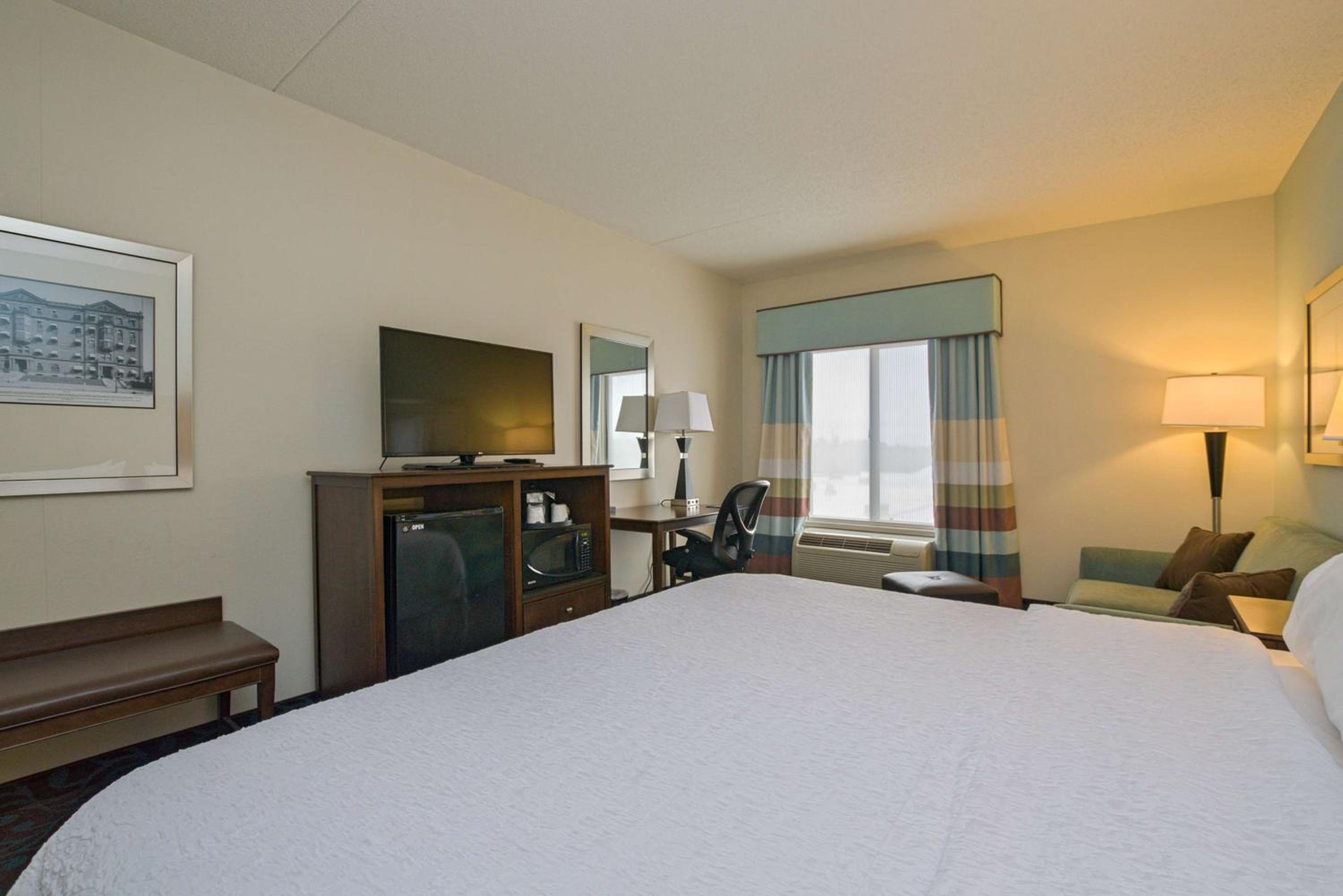 Portsmouth Vacations - Hampton Inn Portsmouth Central - Property Image 8