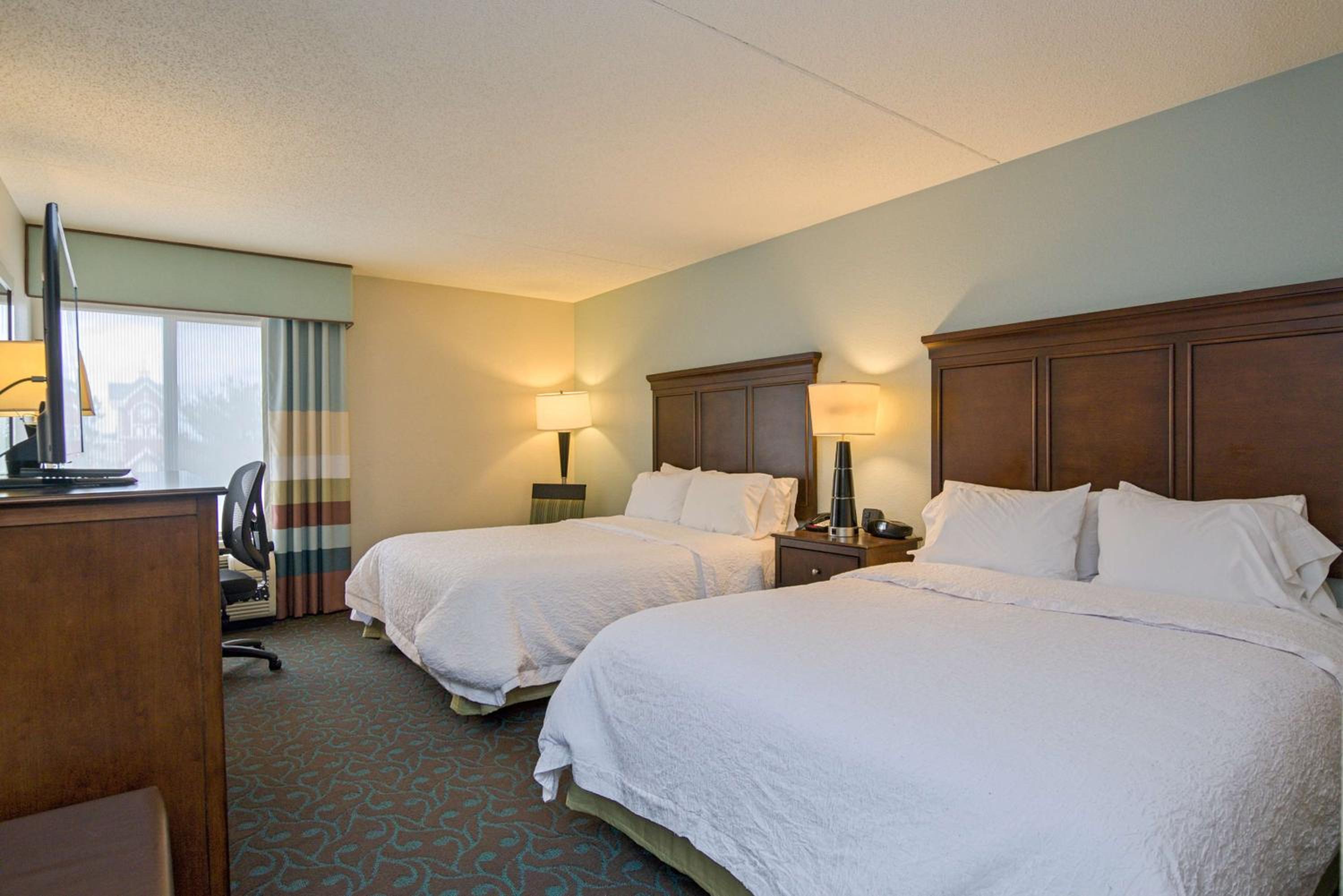 Portsmouth Vacations - Hampton Inn Portsmouth Central - Property Image 1